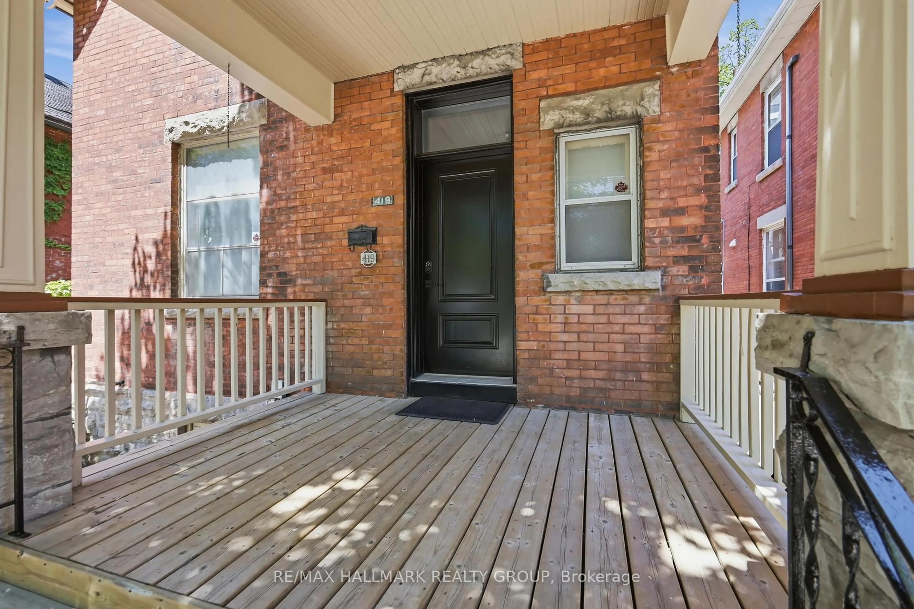 Unknown for 419 BESSERER St, Ottawa Ontario K1N 6B9