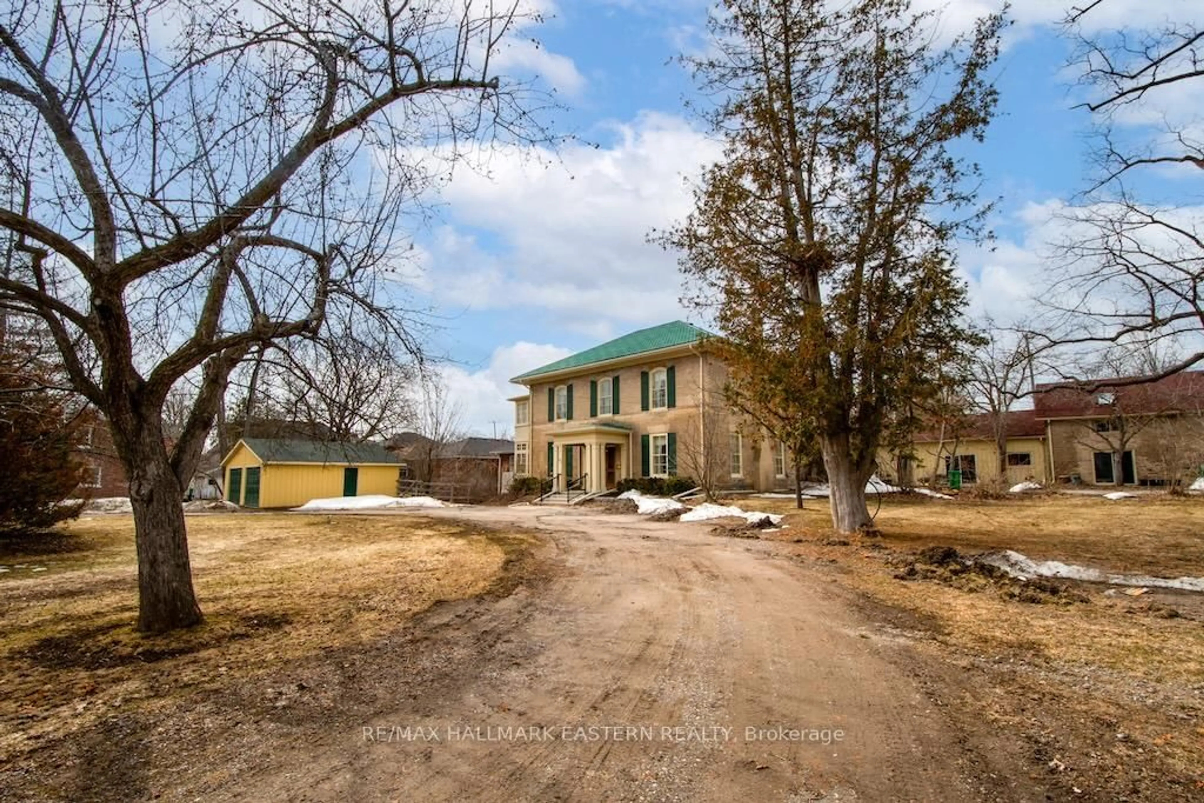 A pic from outside/outdoor area/front of a property/back of a property/a pic from drone, building for 813 Water St. & Argyle St, Peterborough Ontario K9H 3N7