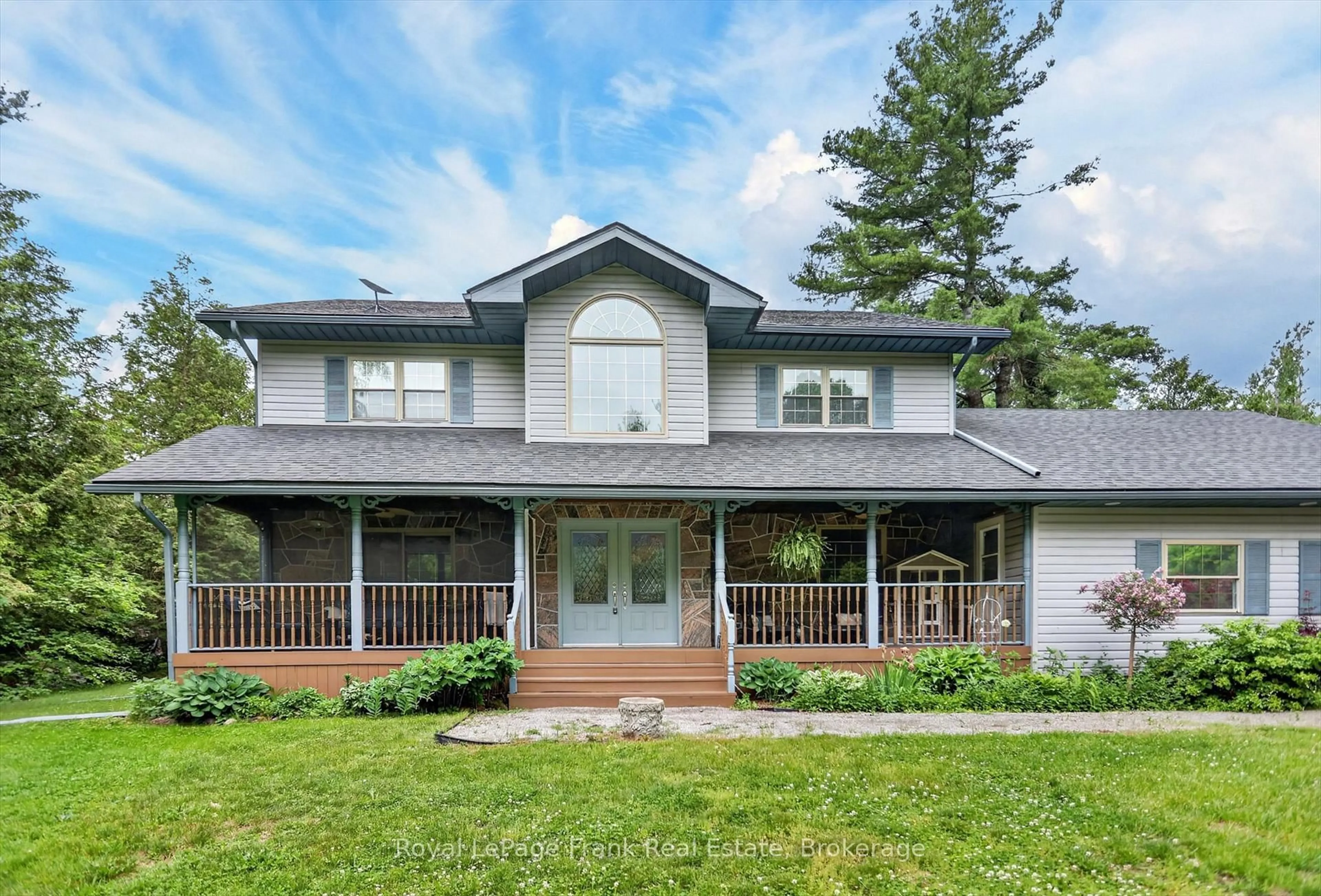 Home with vinyl exterior material, unknown for 1600 4th Line Rd, Douro-Dummer Ontario K0L 2H0