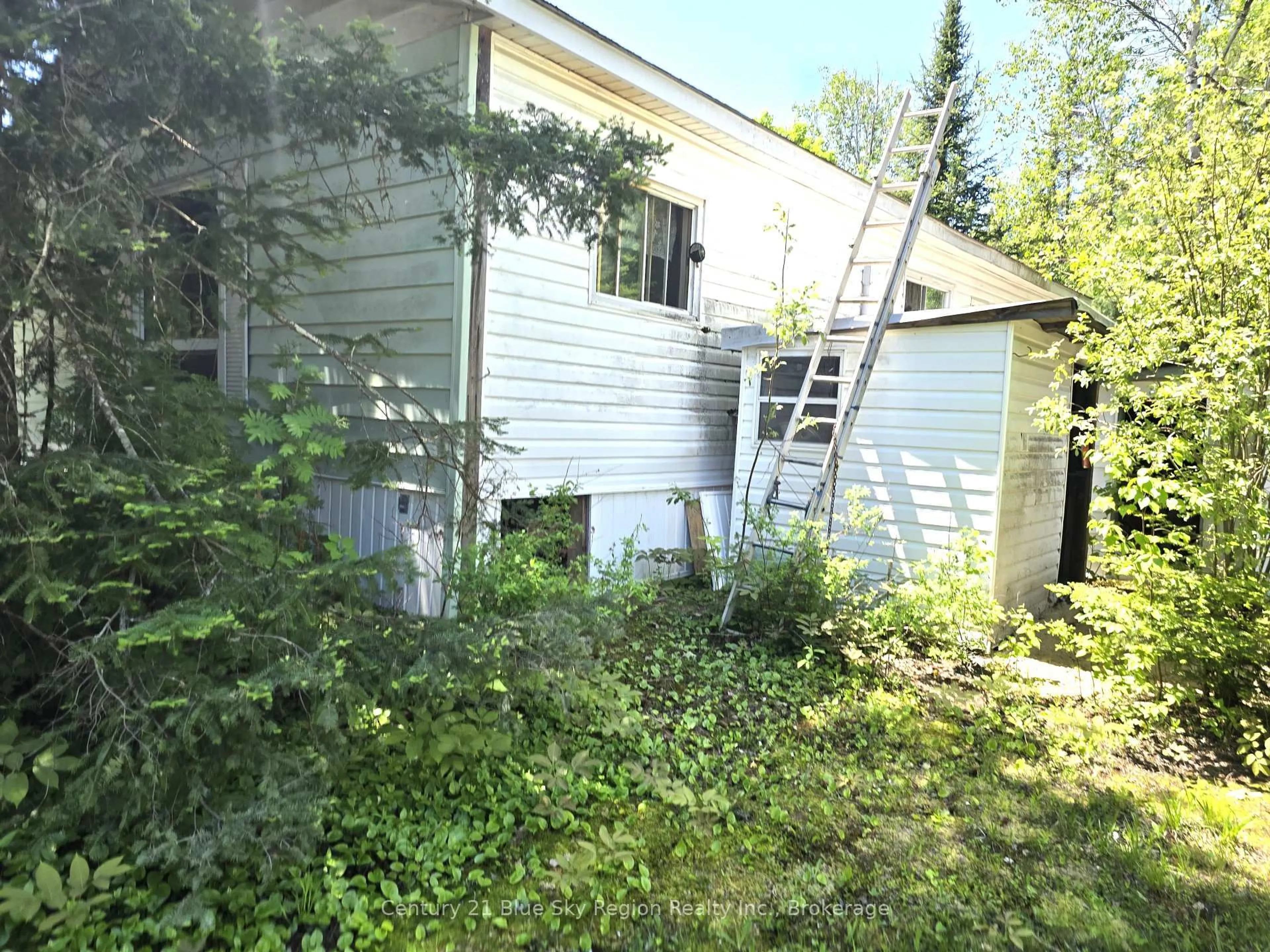 Shed for 5887 Highway 11 #20, North Bay Ontario P1B 8G3