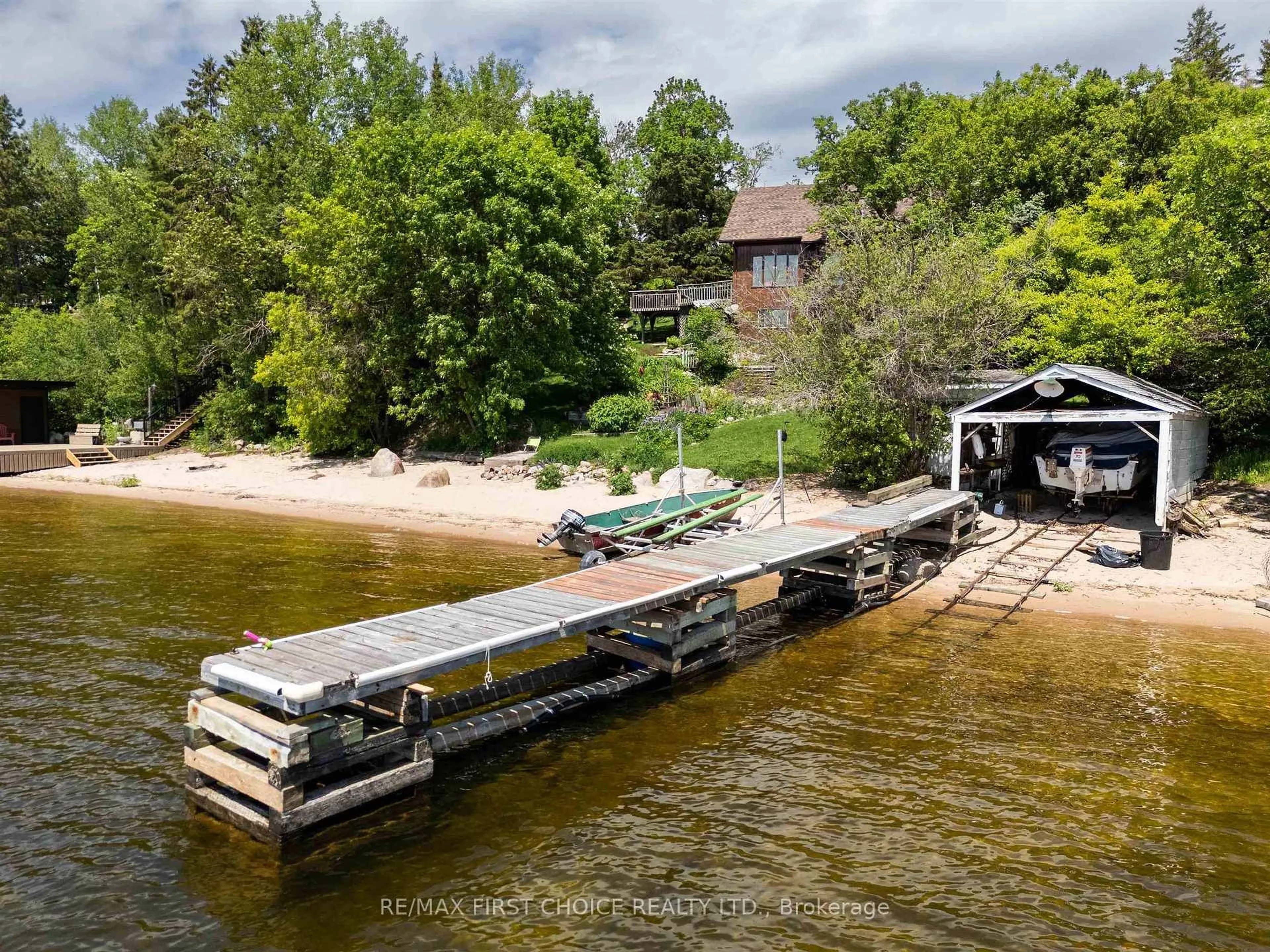 A pic from outside/outdoor area/front of a property/back of a property/a pic from drone, water/lake/river/ocean view for 6A Pye's Rd, Kenora Remote Area Ontario P0X 1S0