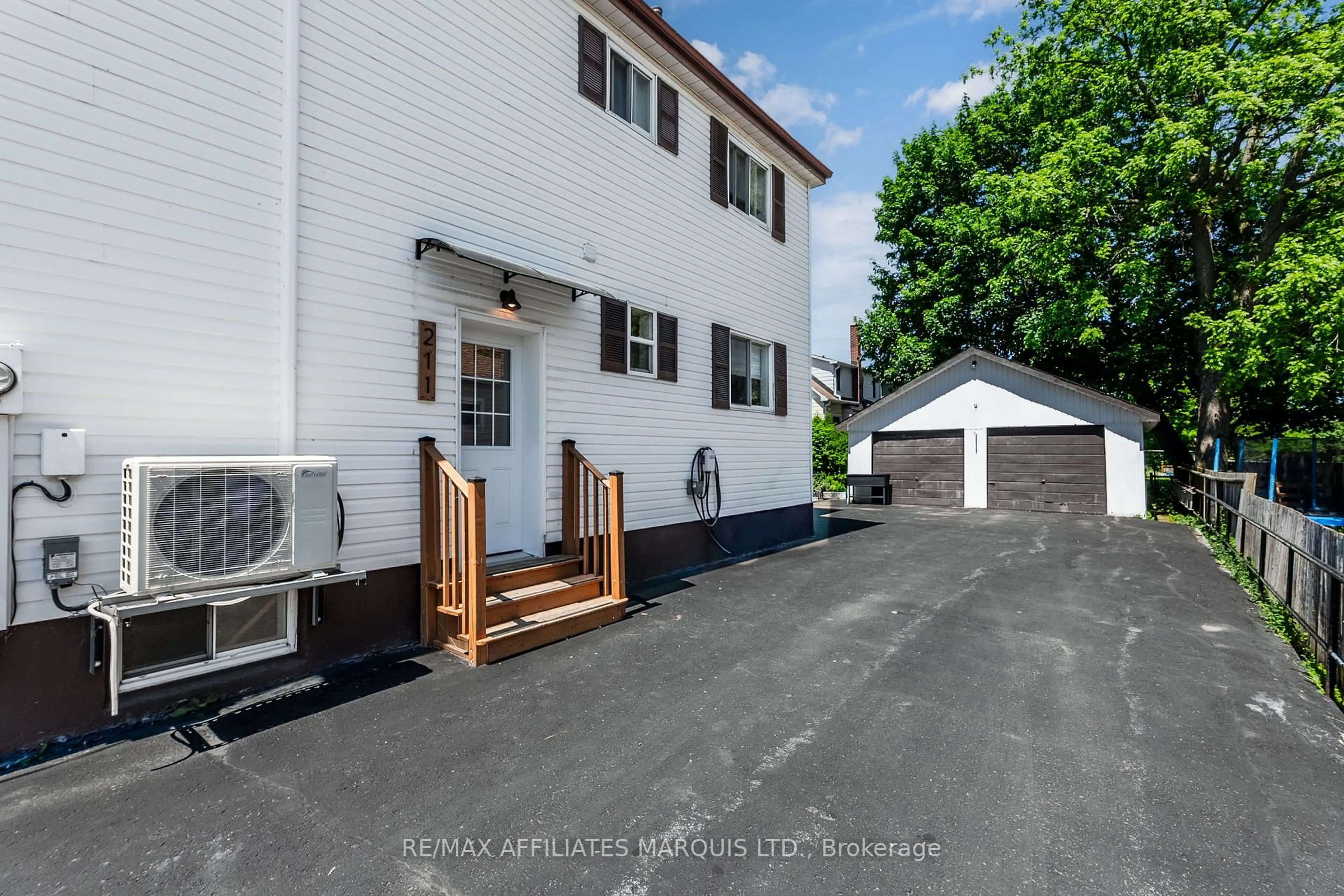 A pic from outside/outdoor area/front of a property/back of a property/a pic from drone, street for 213 8th St, Cornwall Ontario K6H 2S6
