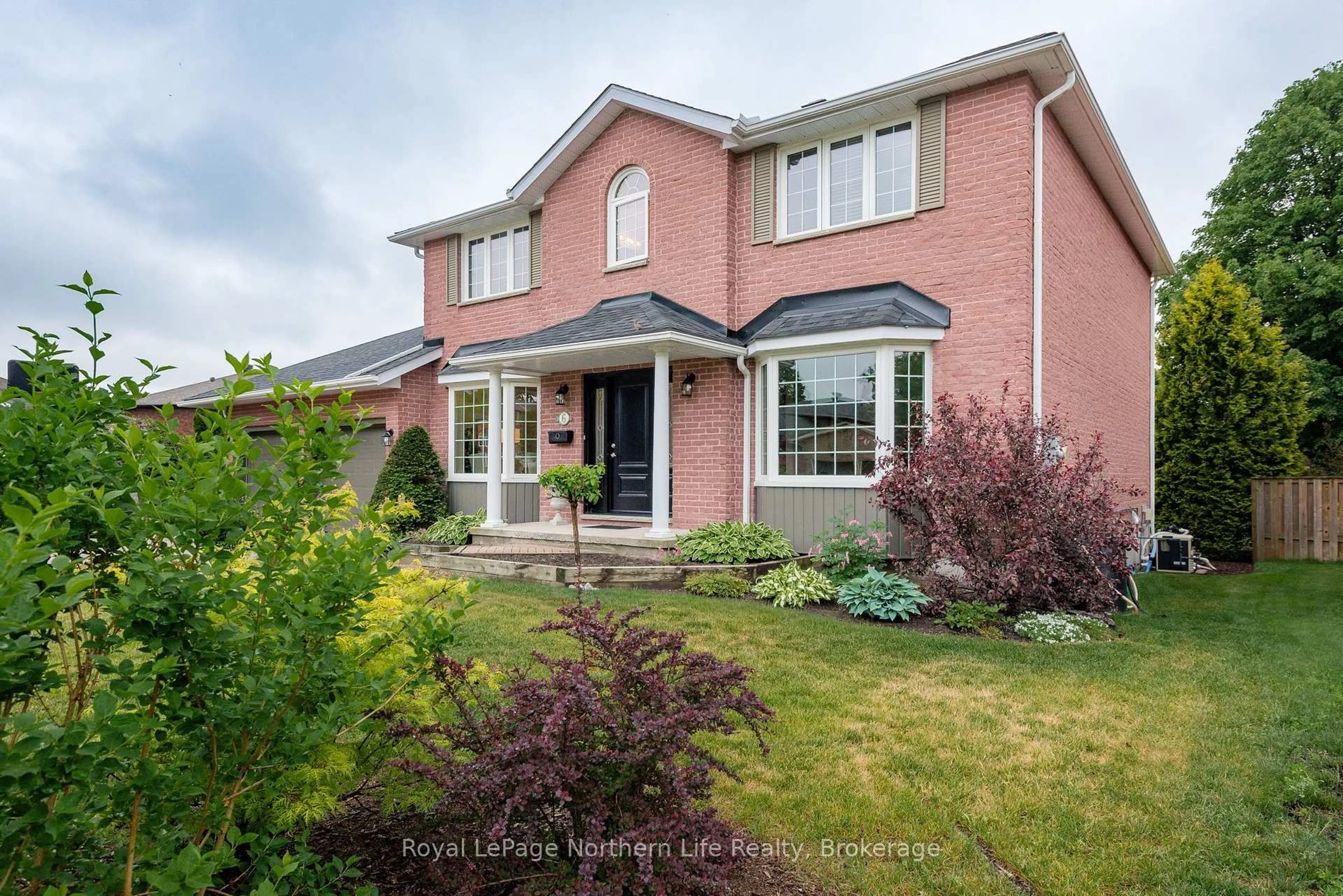 Home with brick exterior material, street for 6 Robinhood Crt, North Bay Ontario P1C 1L6