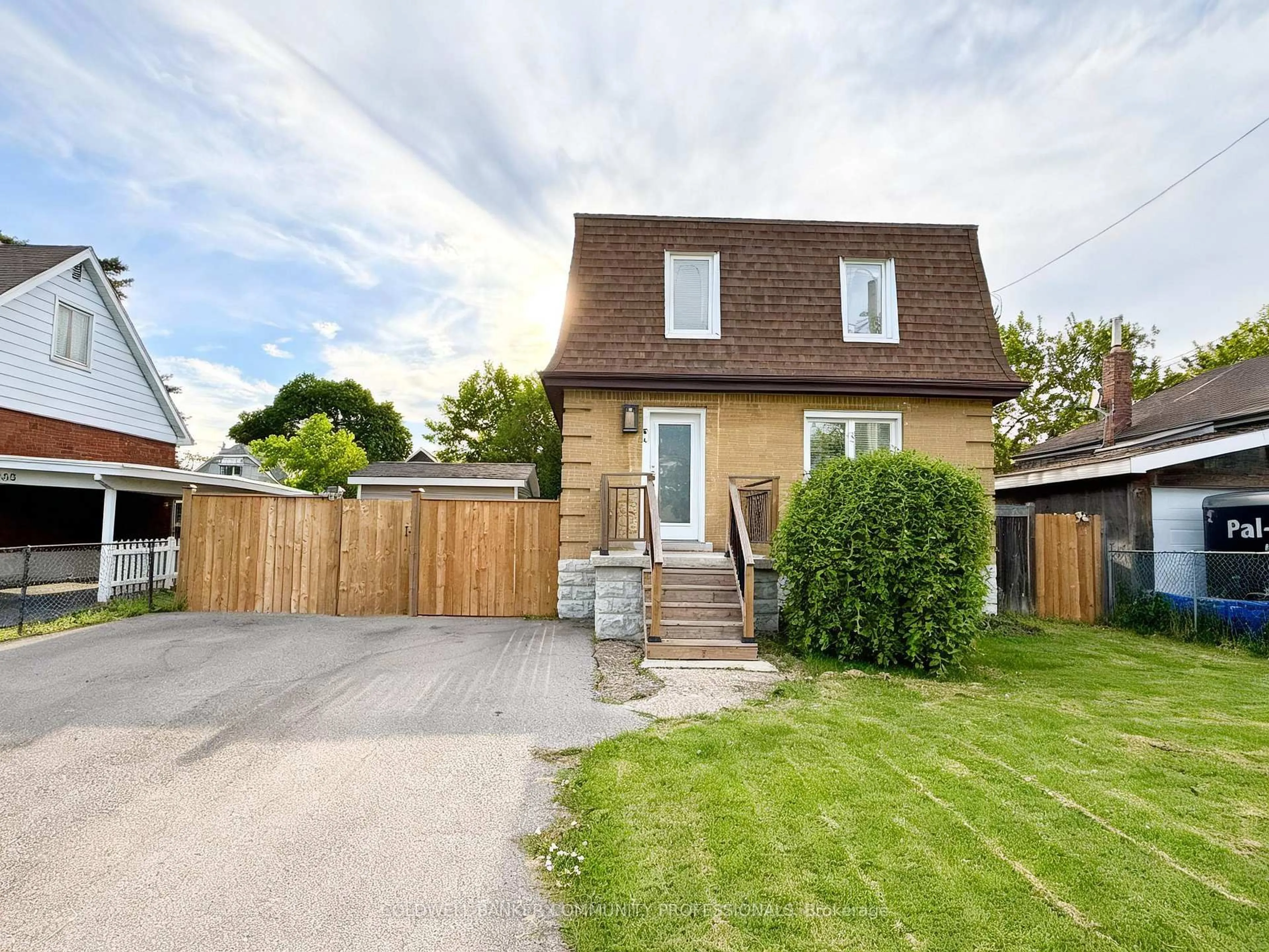Unknown for 94 Howard Ave, Hamilton Ontario L9A 2W5