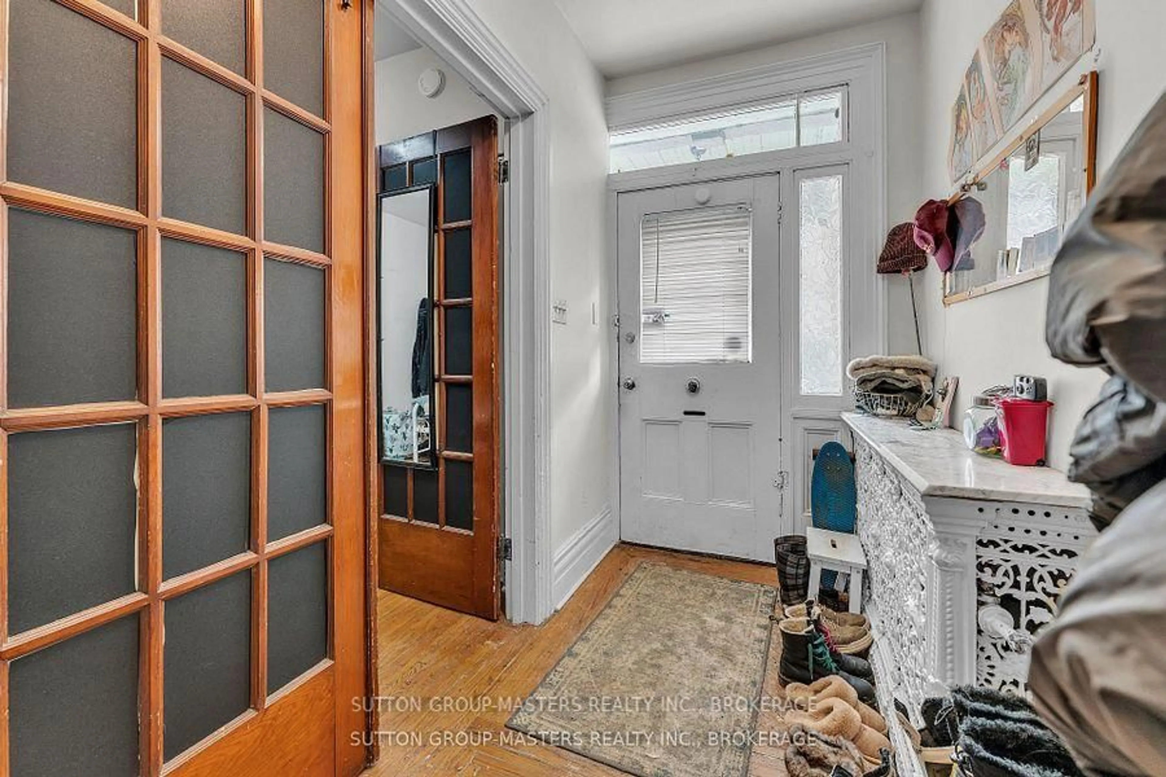 Indoor entryway for 200 Bagot St, Kingston Ontario K7L 3G1