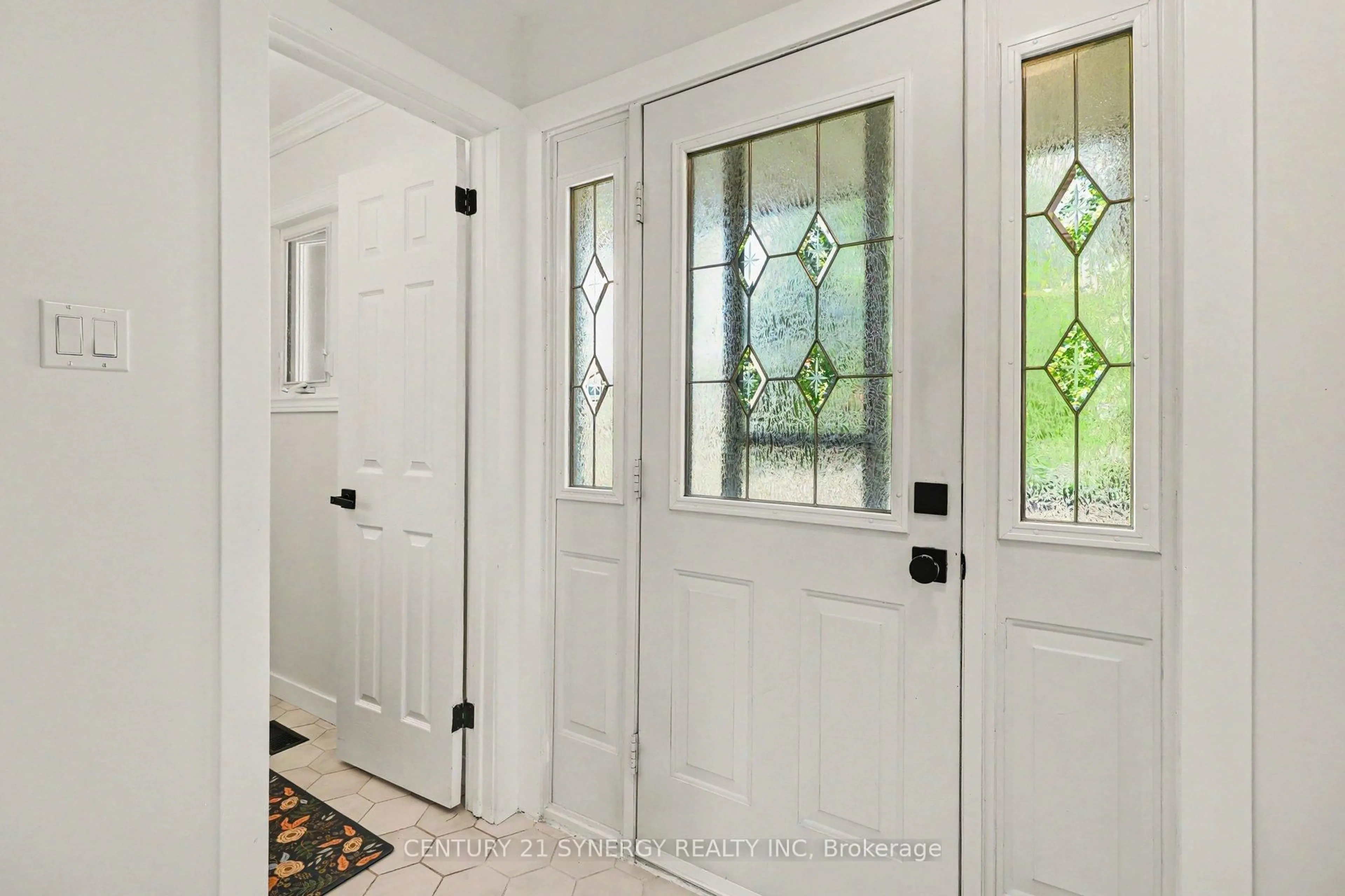 Indoor entryway for 1078 Taffy Lane, Ottawa Ontario K1C 1Y5