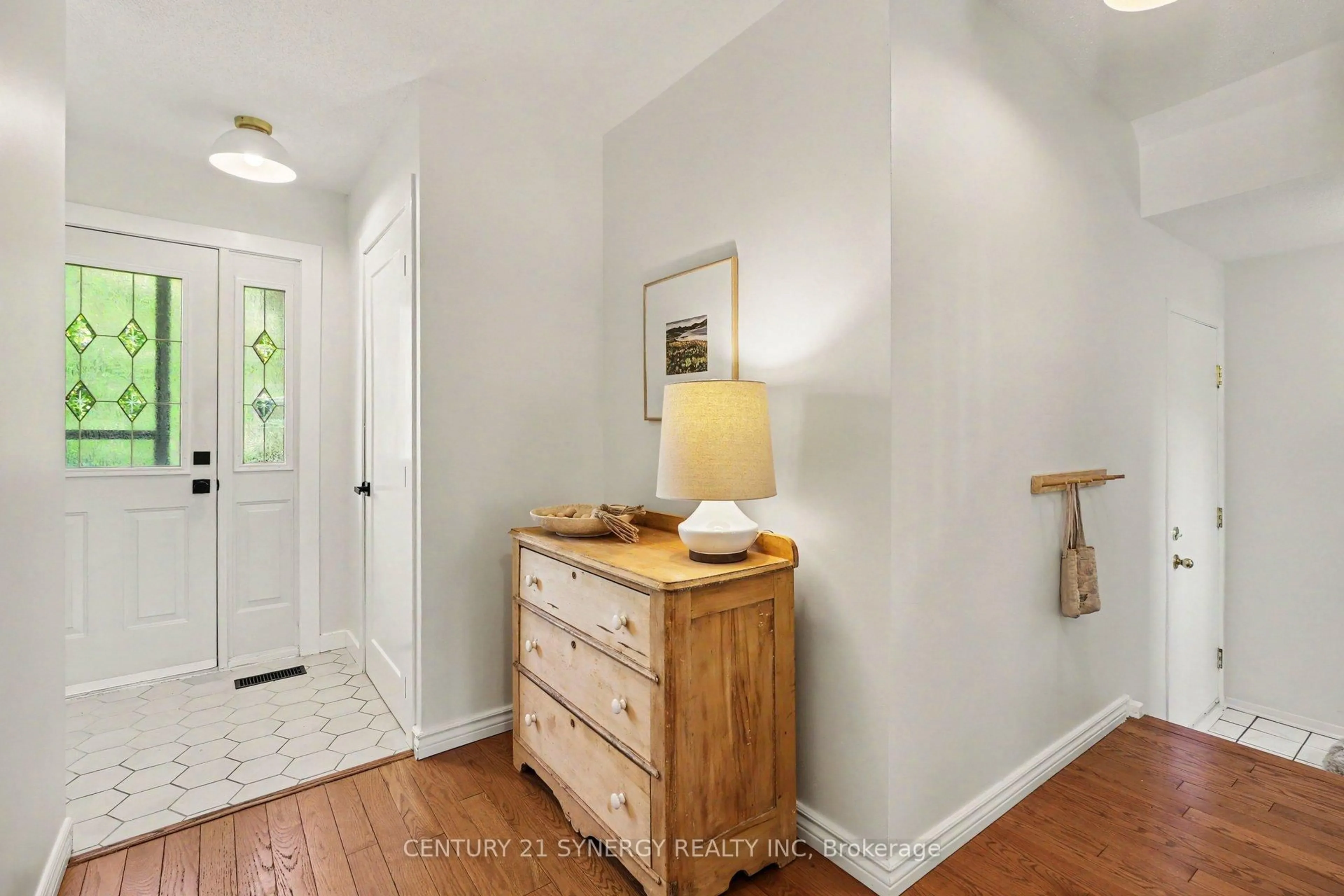 Indoor entryway for 1078 Taffy Lane, Ottawa Ontario K1C 1Y5