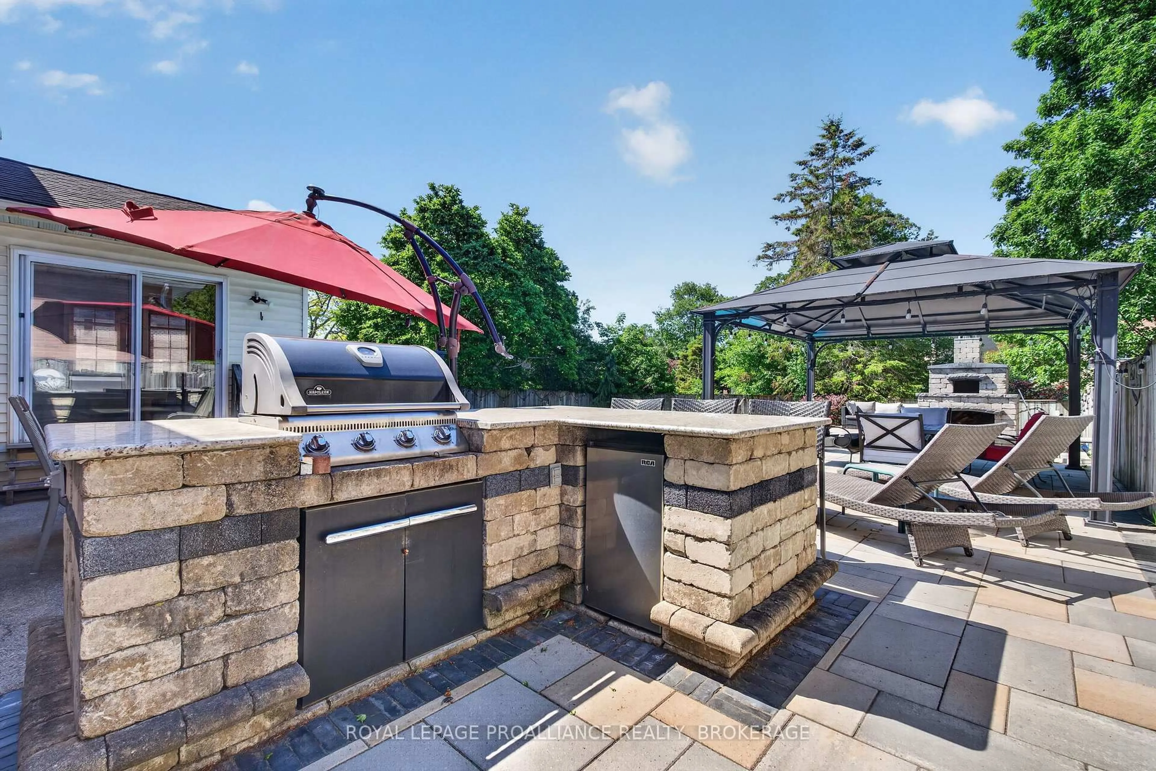 Patio, street for 927 Bellwood Pl, Kingston Ontario K7P 1P4