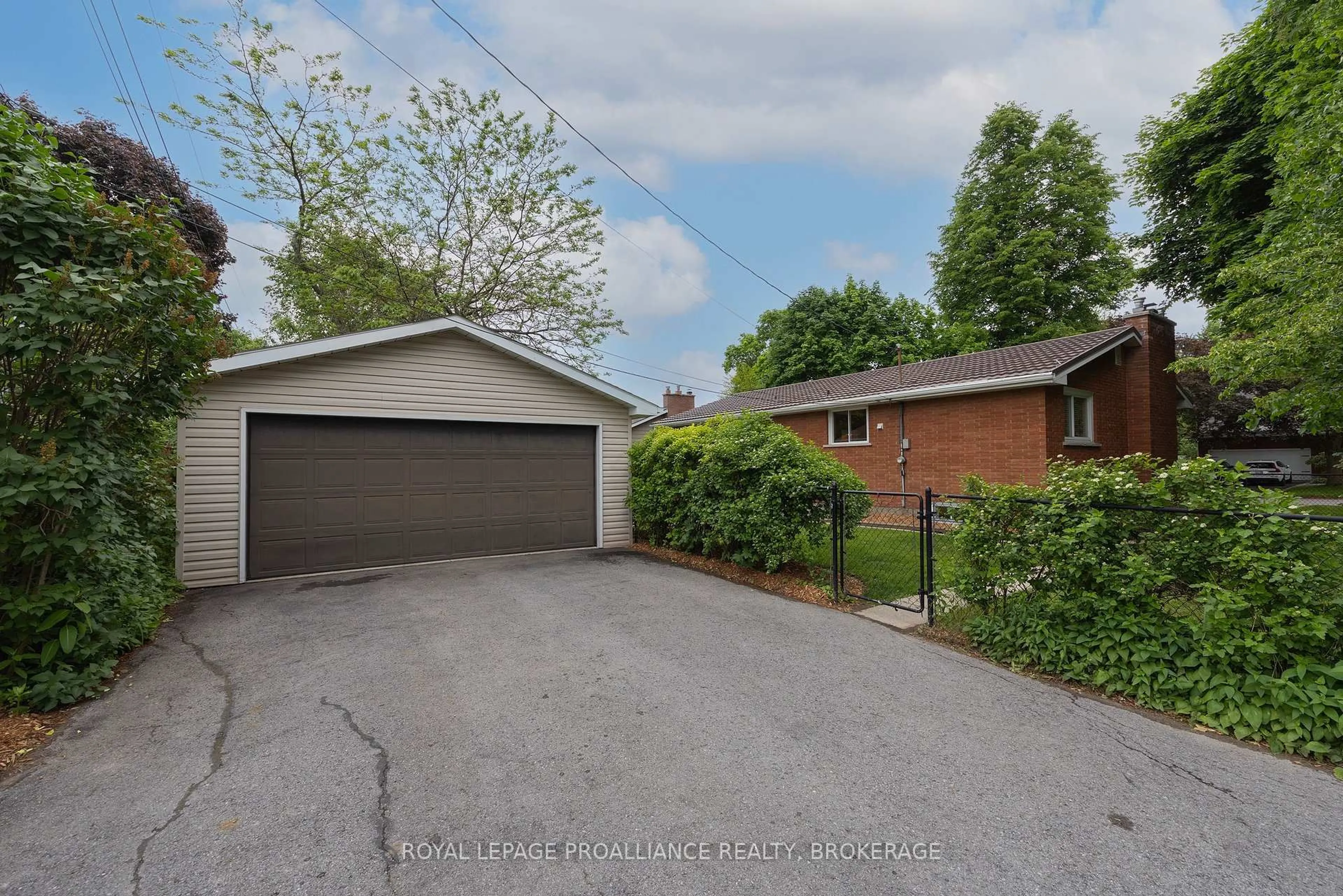 A pic from outside/outdoor area/front of a property/back of a property/a pic from drone, street for 59 Metcalfe Ave, Kingston Ontario K7M 2W7