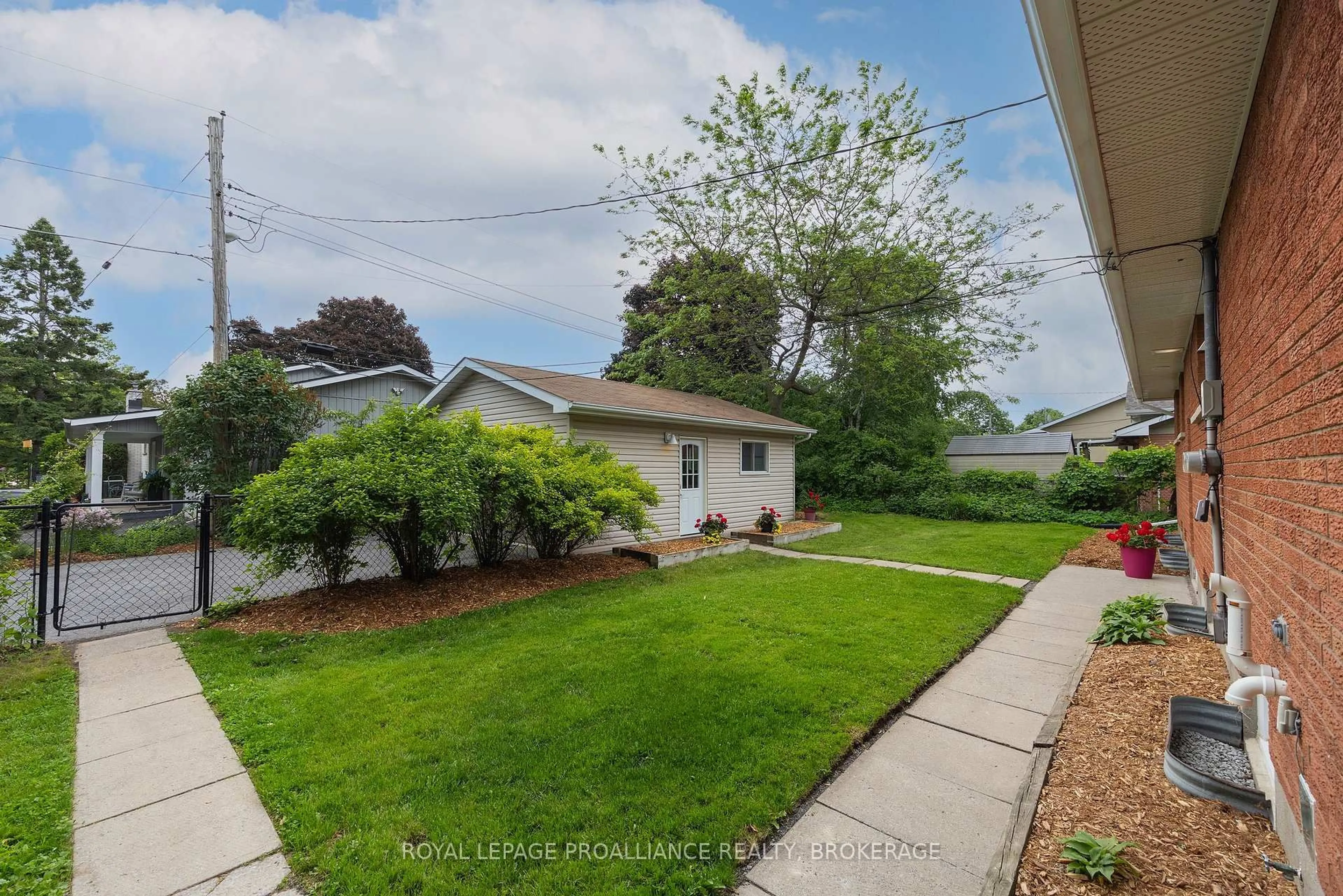 A pic from outside/outdoor area/front of a property/back of a property/a pic from drone, street for 59 Metcalfe Ave, Kingston Ontario K7M 2W7