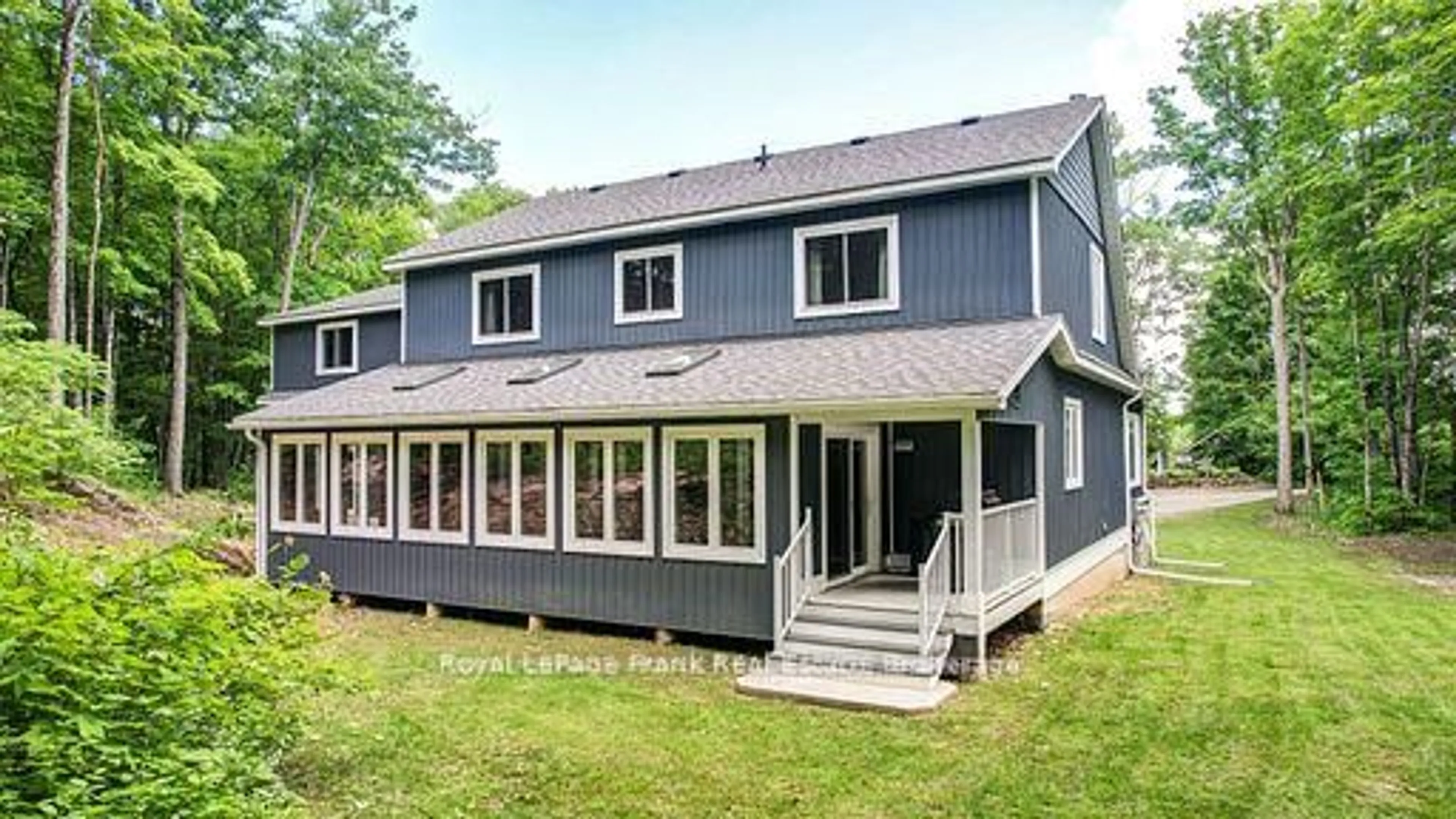 Home with vinyl exterior material, building for 50 Fire Route 41, North Kawartha Ontario K0L 2H0