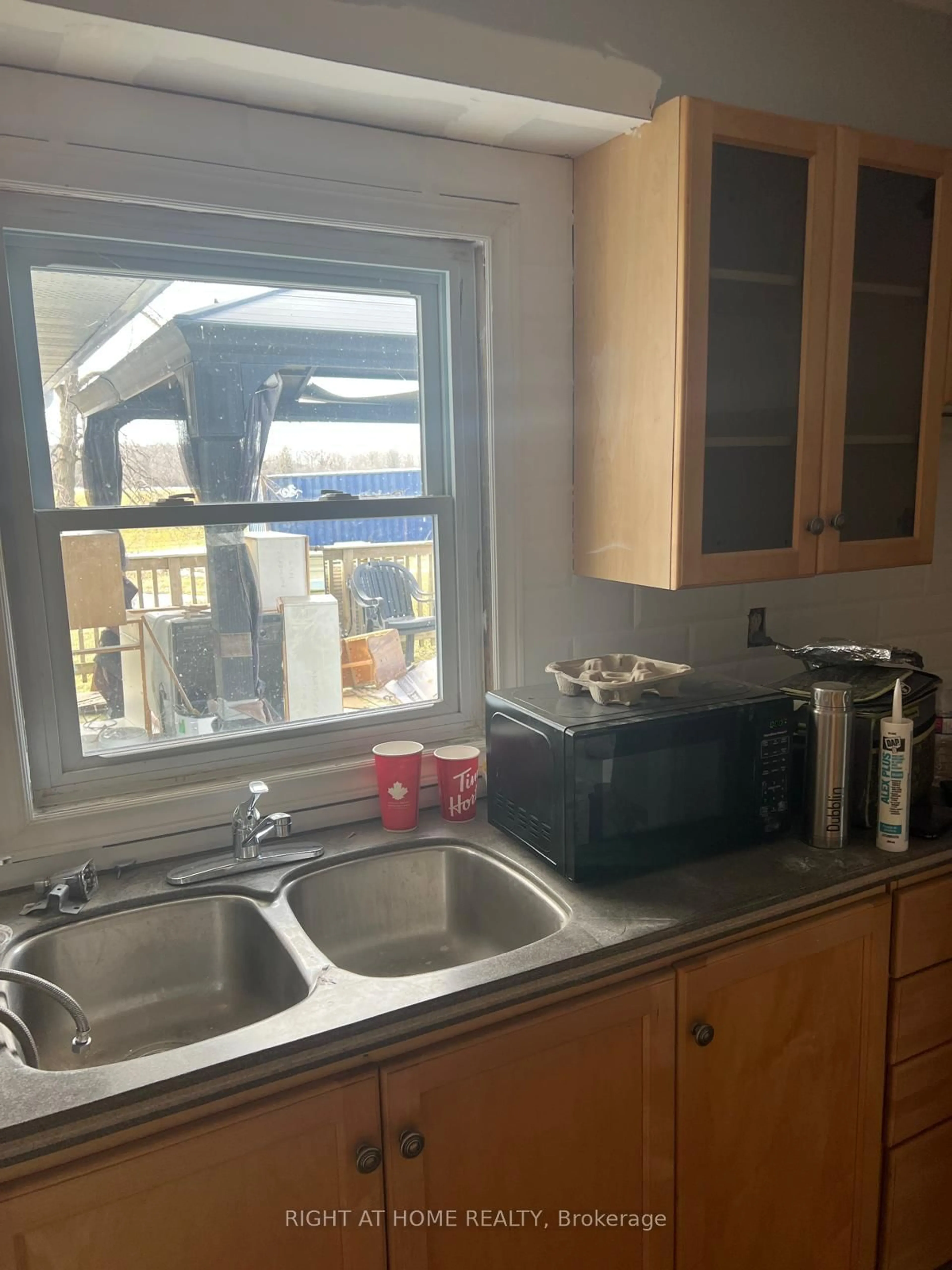 Standard kitchen, unknown for 1065 Cheapside Rd, Haldimand Ontario N0A 1J0