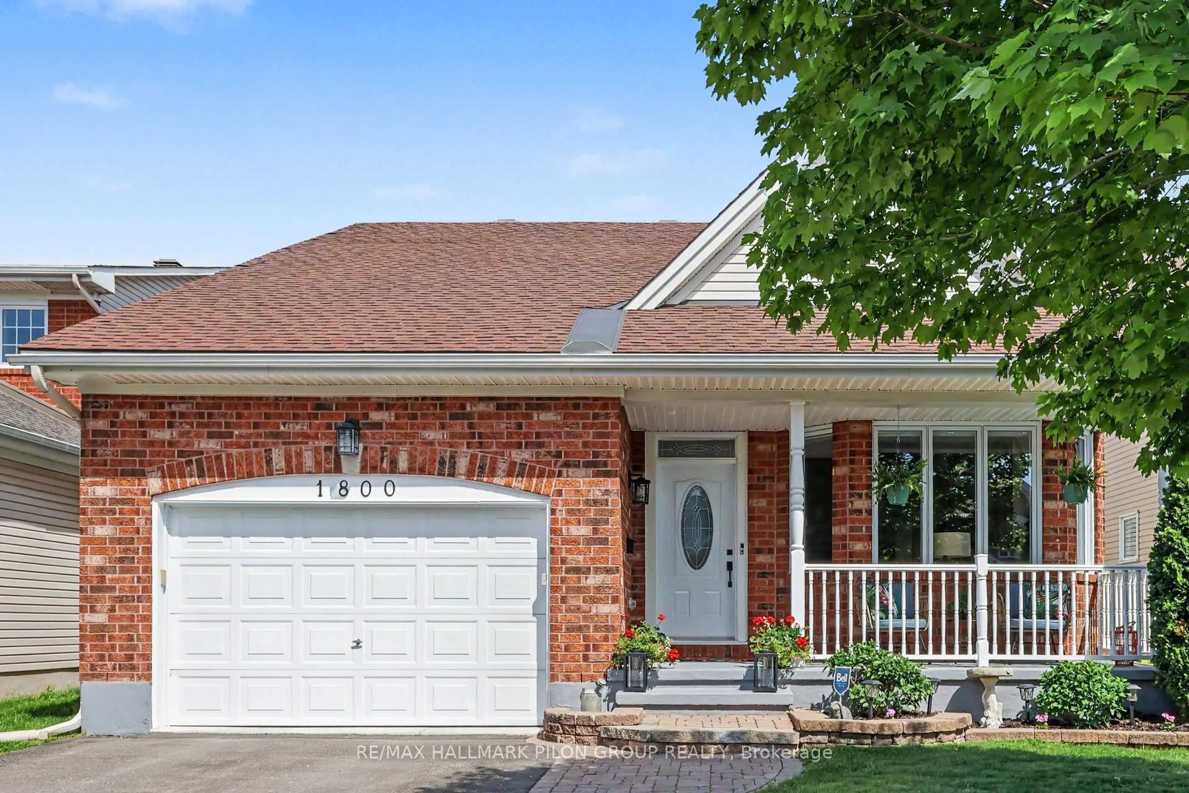 Home with brick exterior material, street for 1800 Mccallum Dr, Ottawa Ontario K4A 3T2