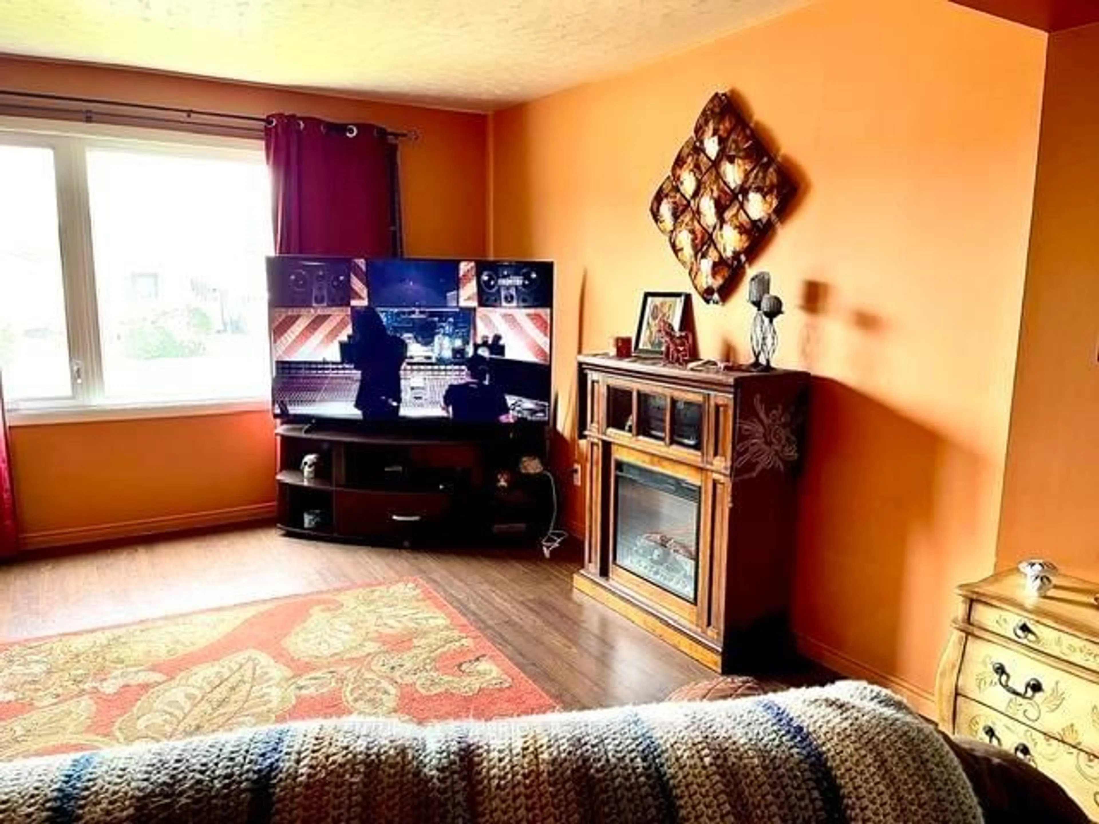 A pic of a room for 258 Algonquin Ave, Thunder Bay Ontario P7B 4T6