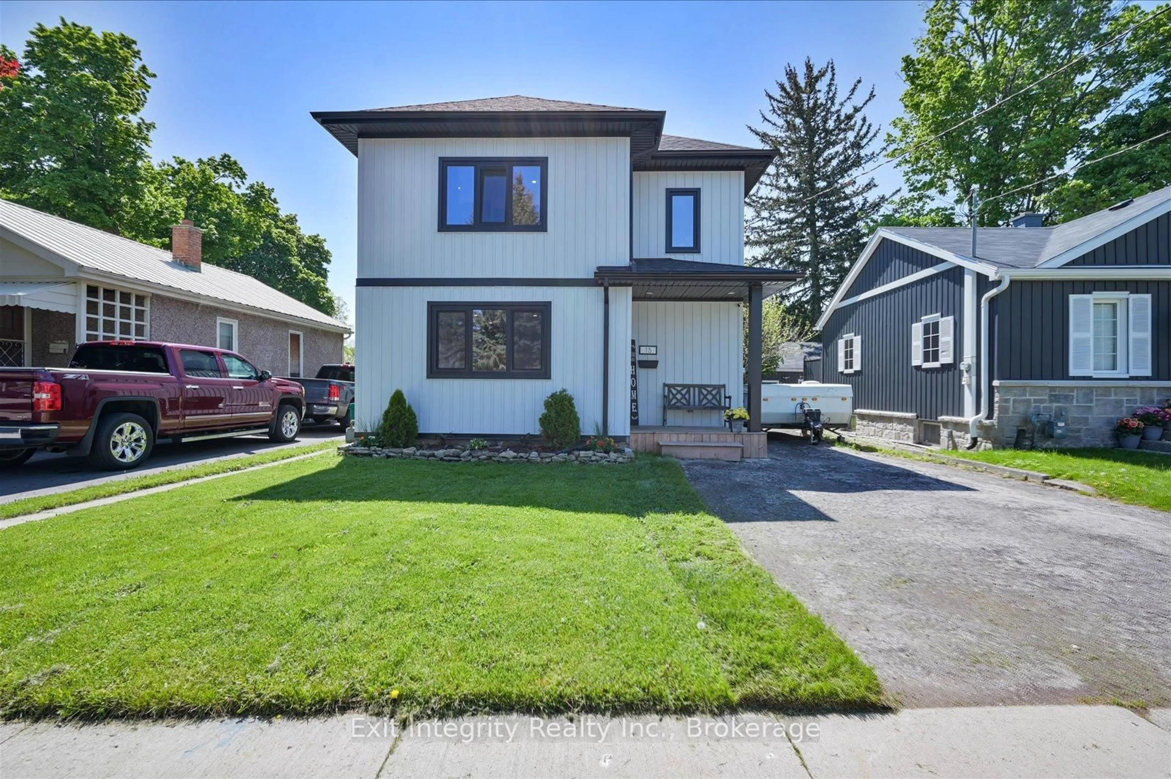 Home with brick exterior material, street for 15 Manchester St, Cambridge Ontario N1R 1R5