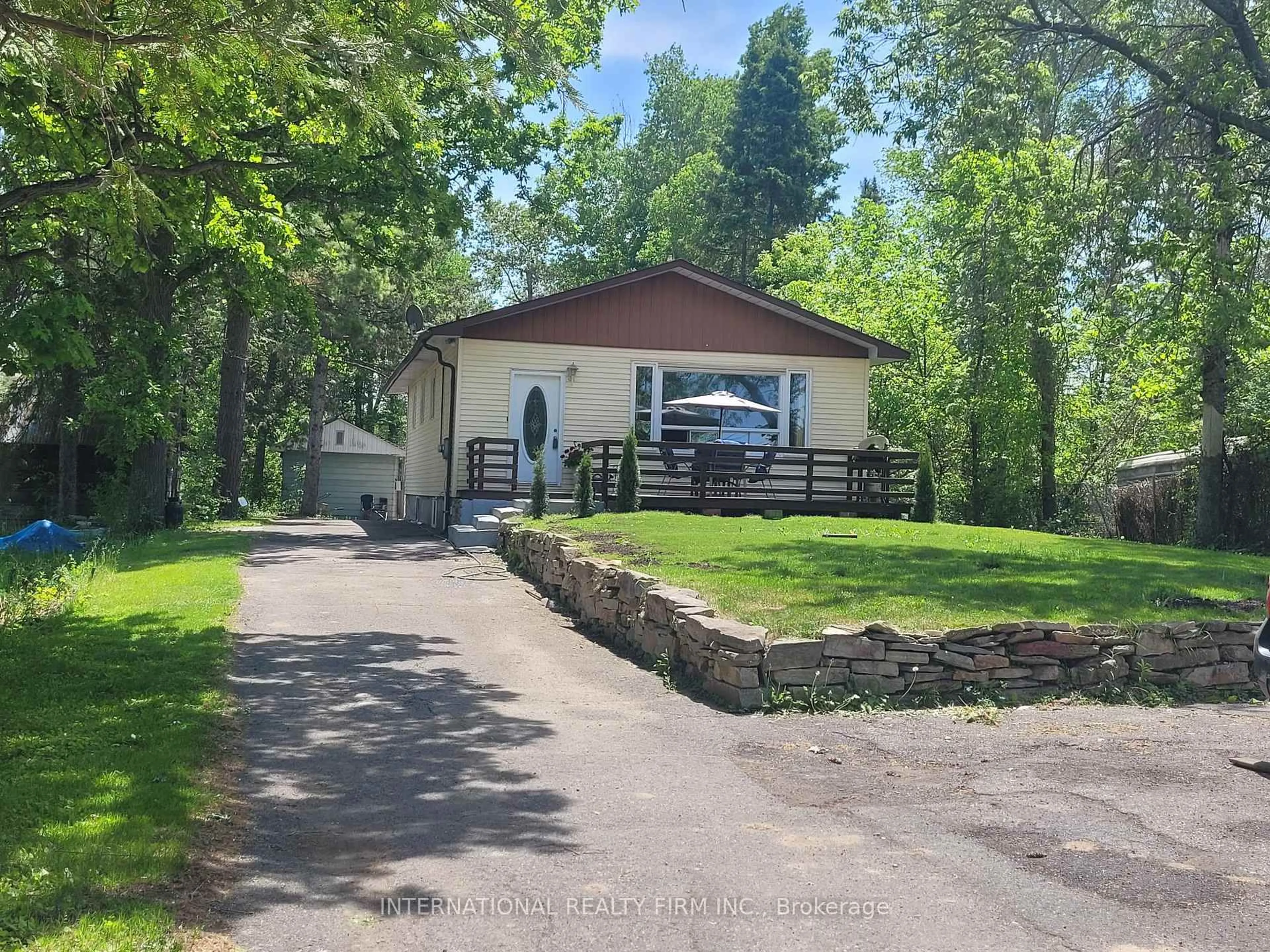 A pic from outside/outdoor area/front of a property/back of a property/a pic from drone, unknown for 96 Constance Lake Rd, Ottawa Ontario K2K 1X7