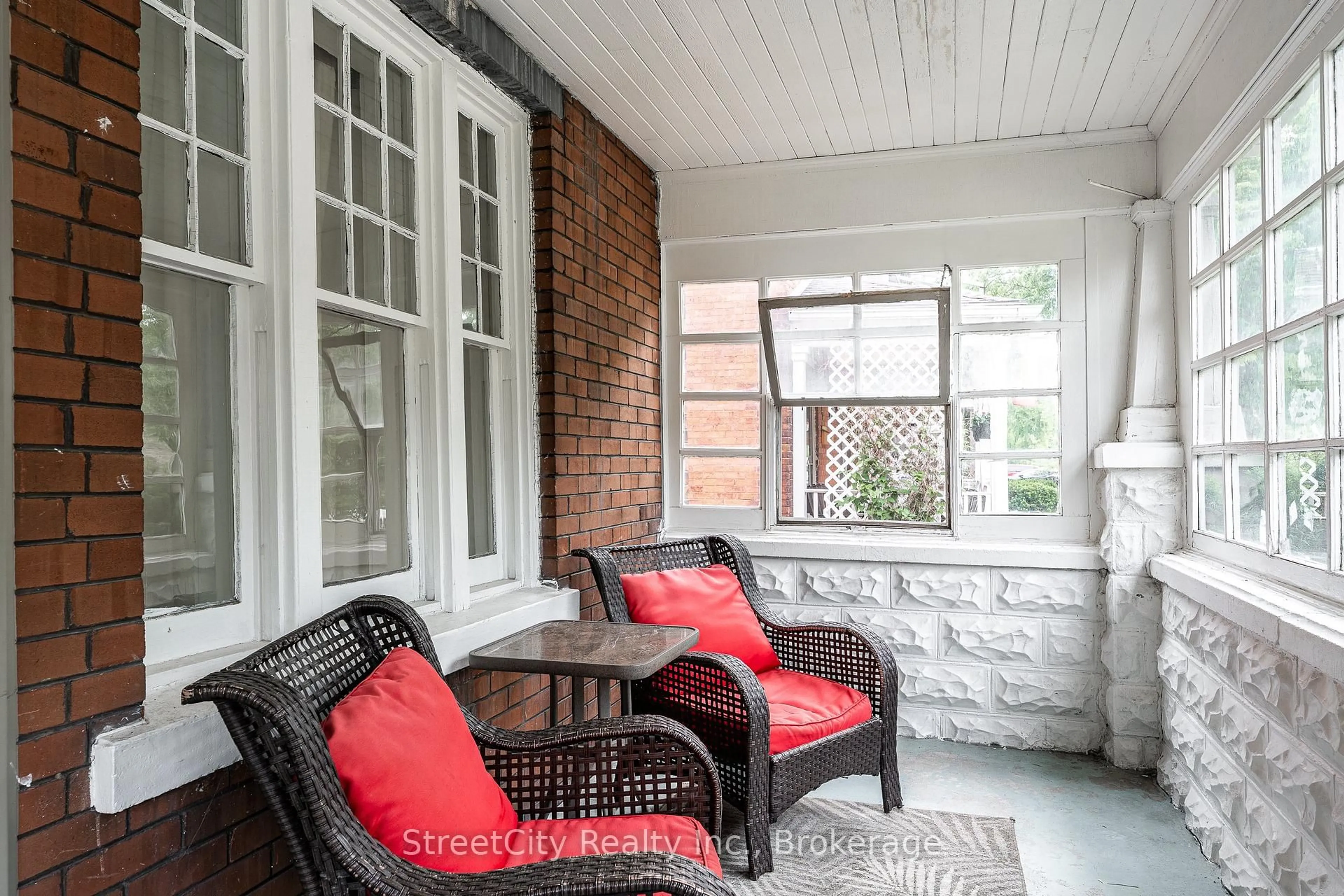 Patio, street for 40 Douro St, Stratford Ontario N5A 3R3