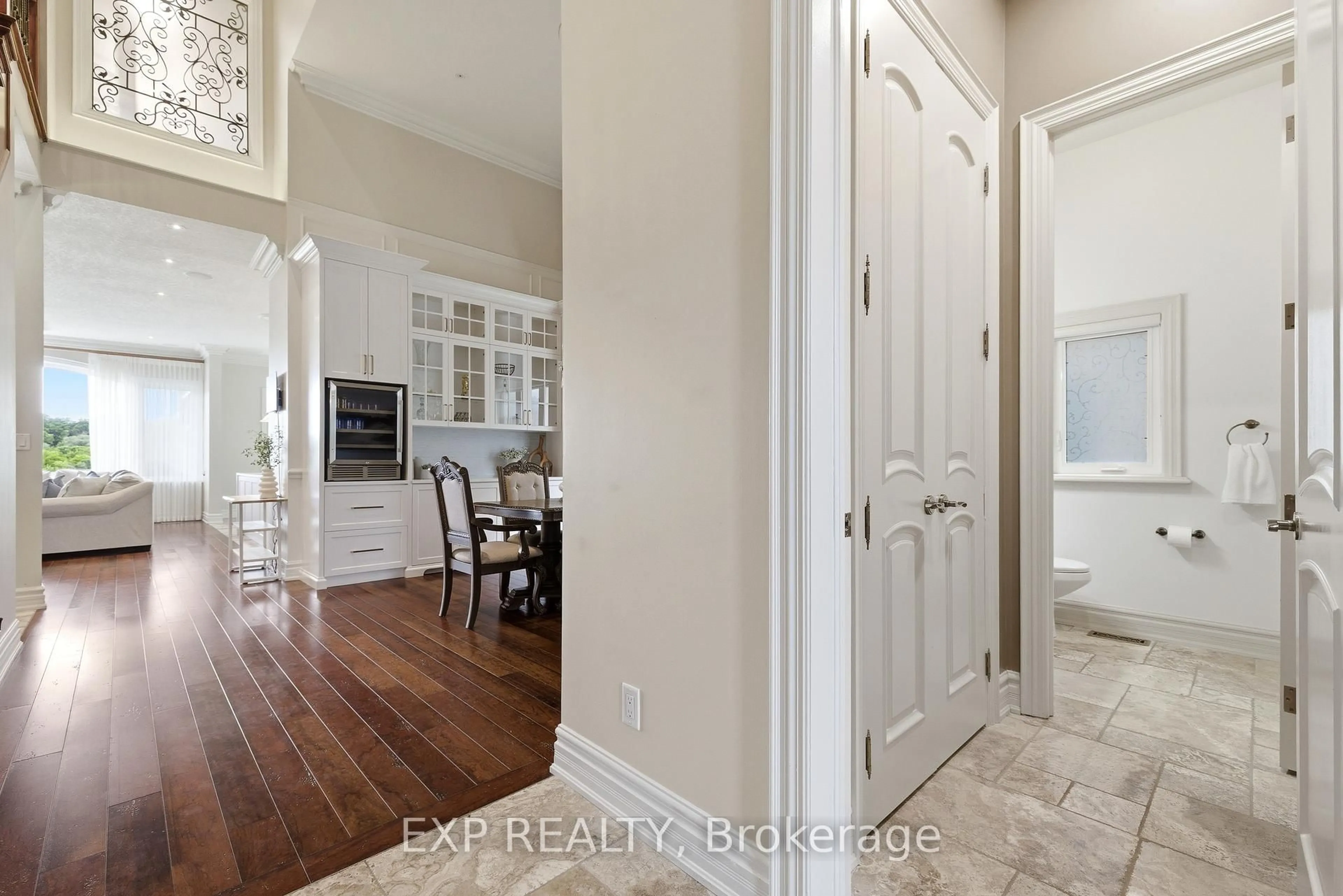 Indoor entryway for 54 Paige St, Kitchener Ontario N2K 4P6