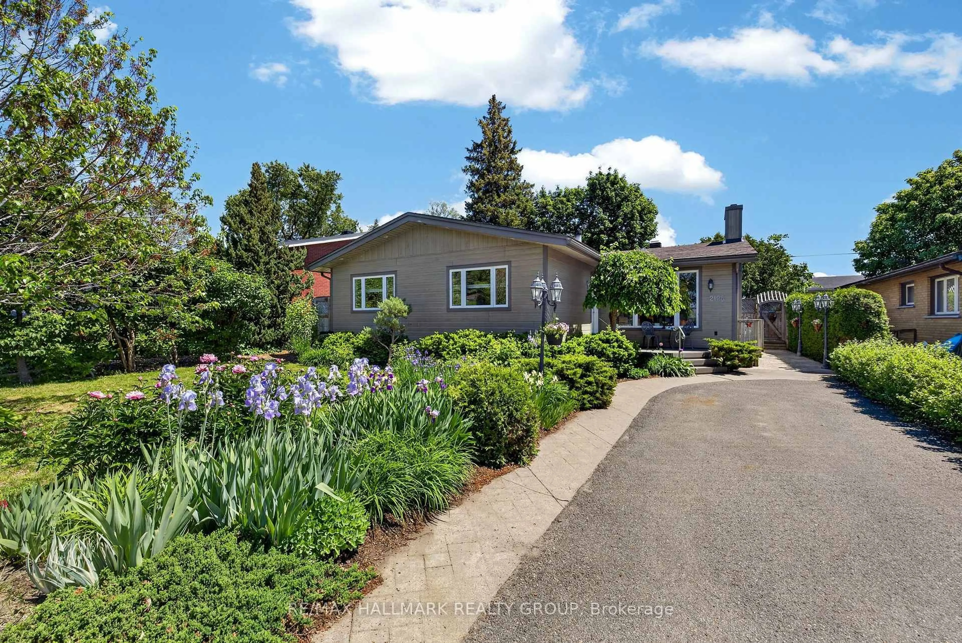 Unknown for 2128 Benjamin Ave, Ottawa Ontario K2A 1P4