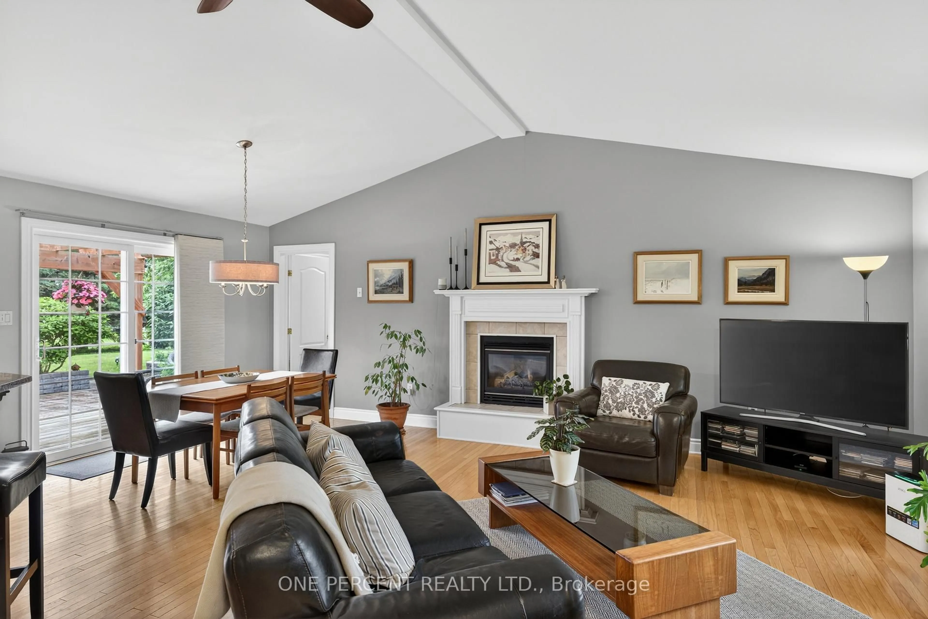 Living room with furniture, unknown for 3061 Bridge St, North Dundas Ontario K0E 1W0