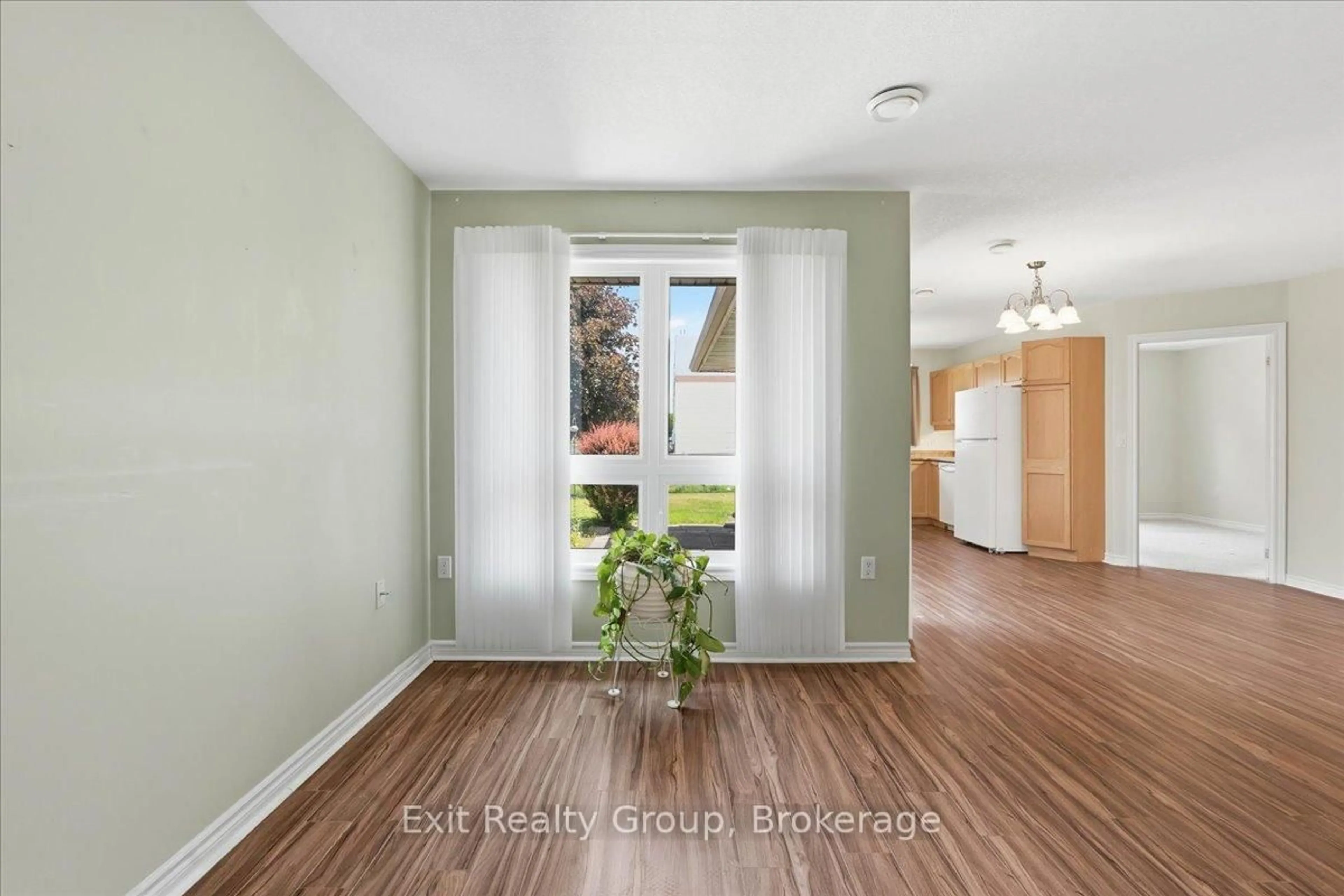 Indoor entryway for 15 Aldersgate Dr #25, Belleville Ontario K8P 5N1