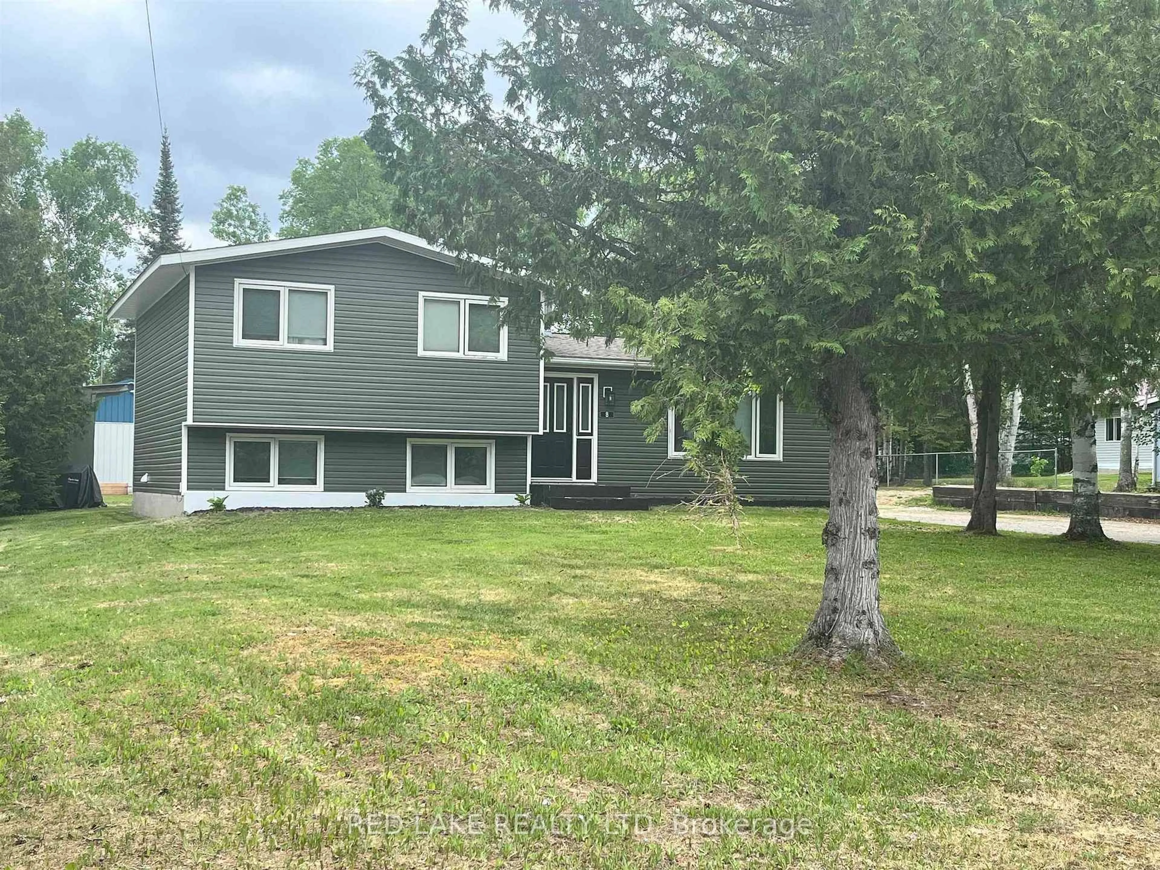 Home with vinyl exterior material, street for 8 John Street, Ear Falls Ontario P0V 1T0