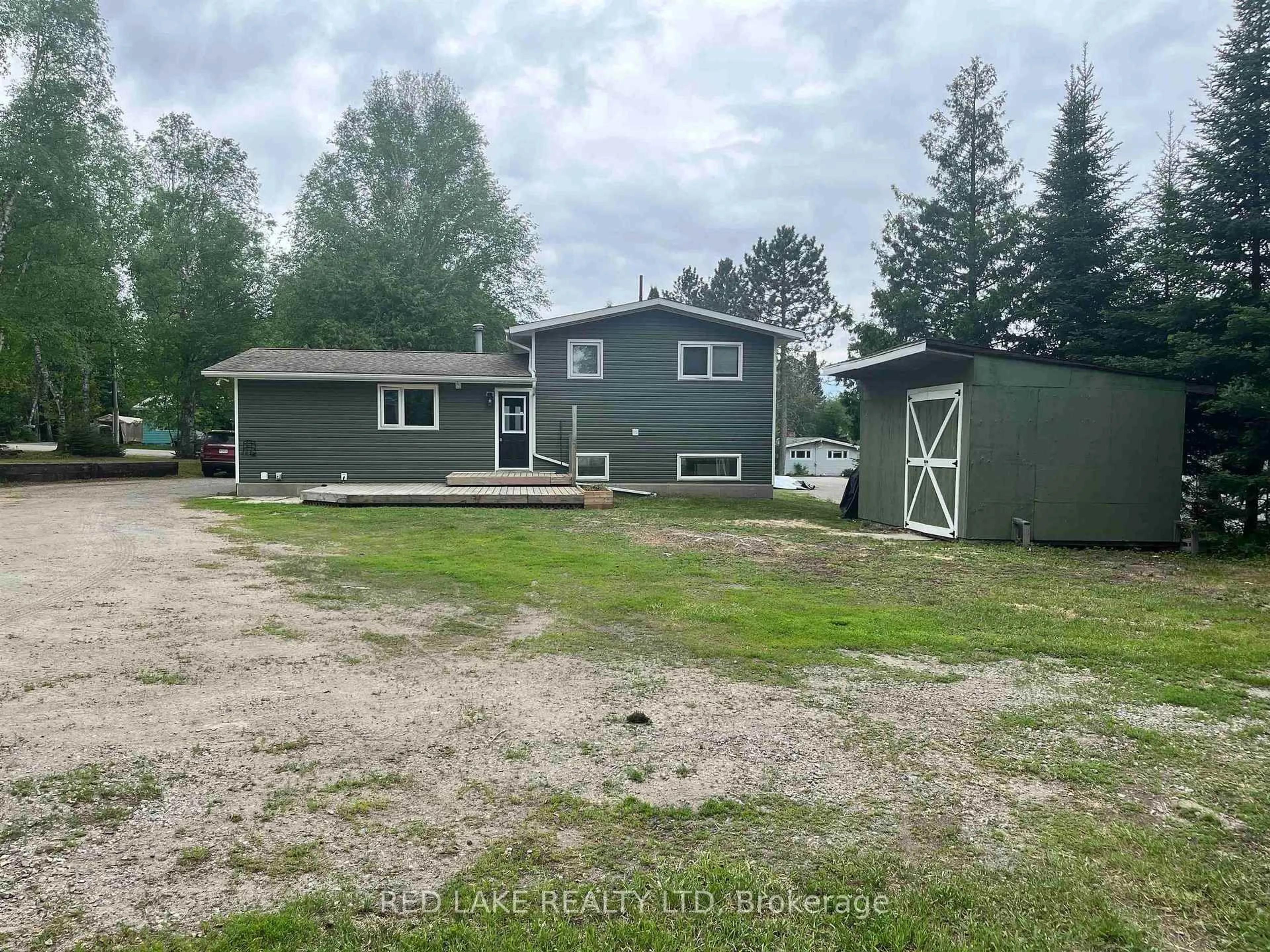 A pic from outside/outdoor area/front of a property/back of a property/a pic from drone, unknown for 8 John Street, Ear Falls Ontario P0V 1T0