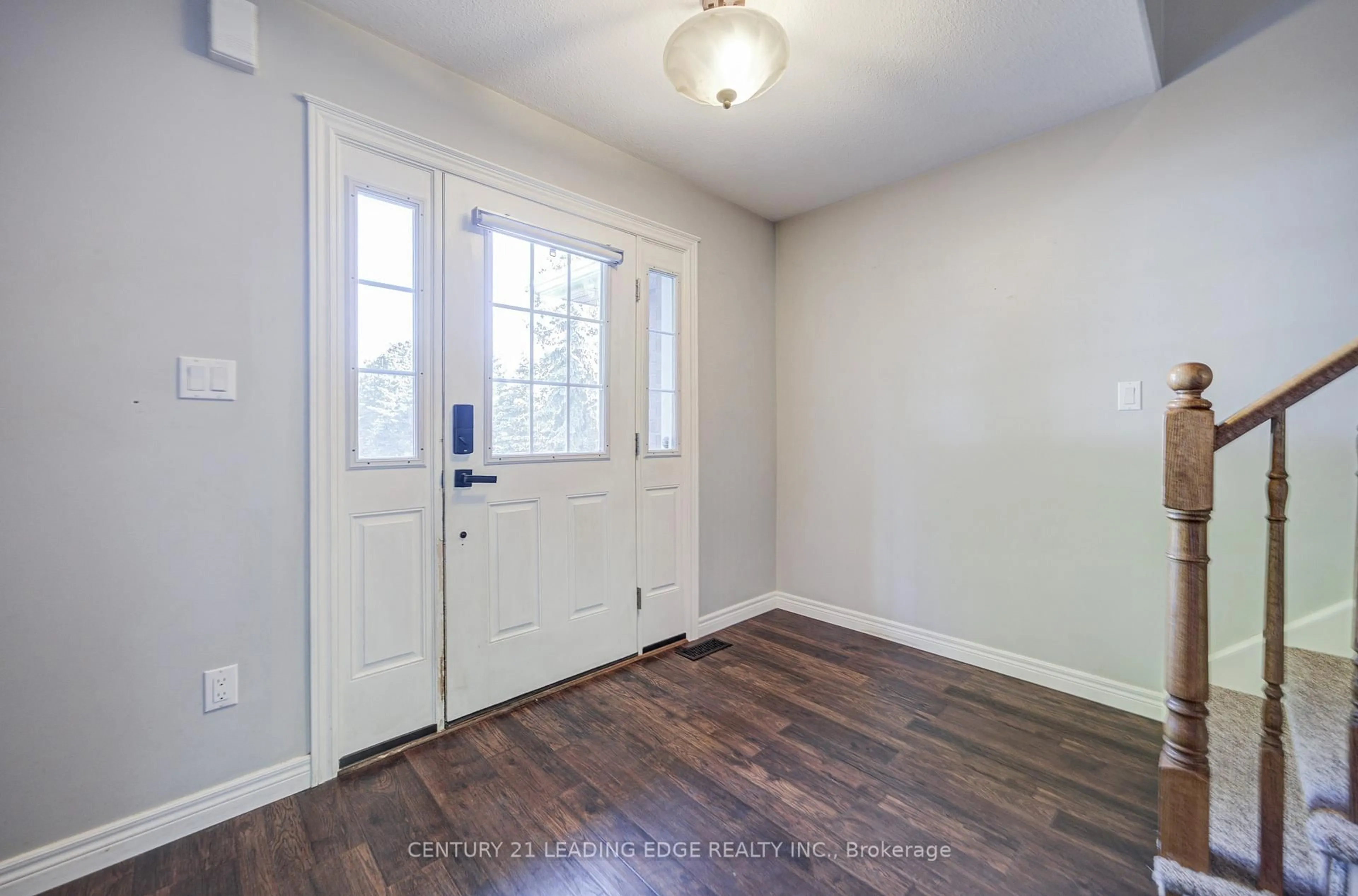 Indoor entryway for 124 College St #9, West Lincoln Ontario L0R 2A0