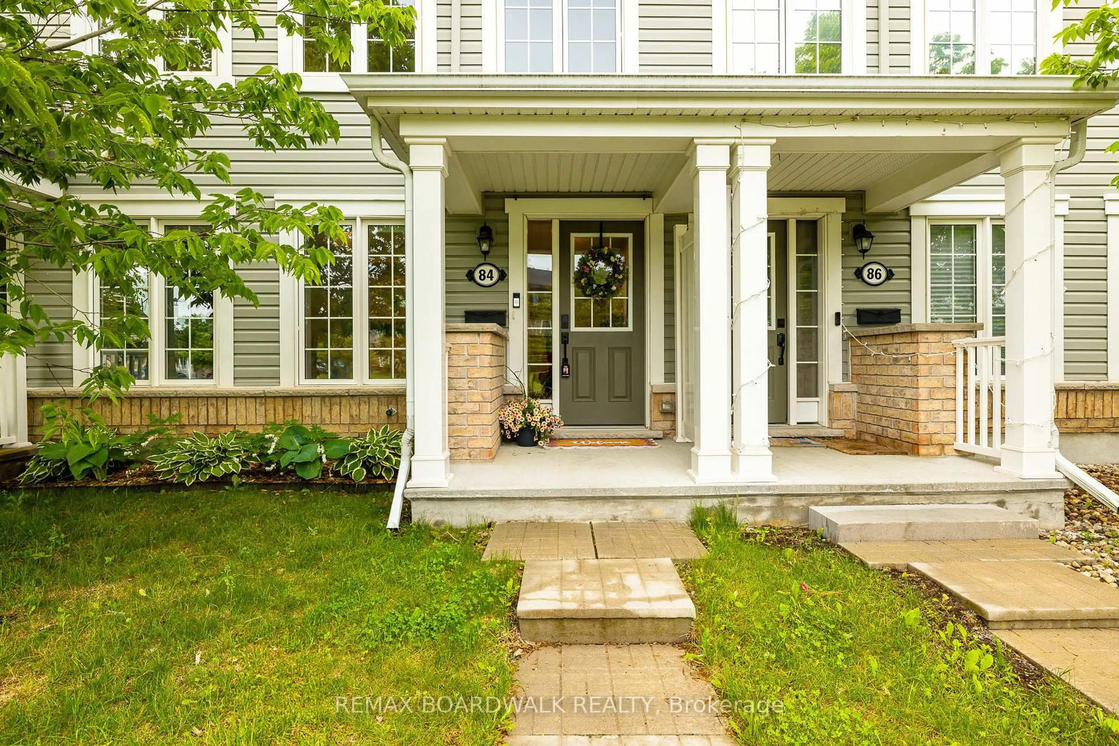 Indoor entryway for 84 Brisote Lane, Stittsville Ontario K2S 0V3