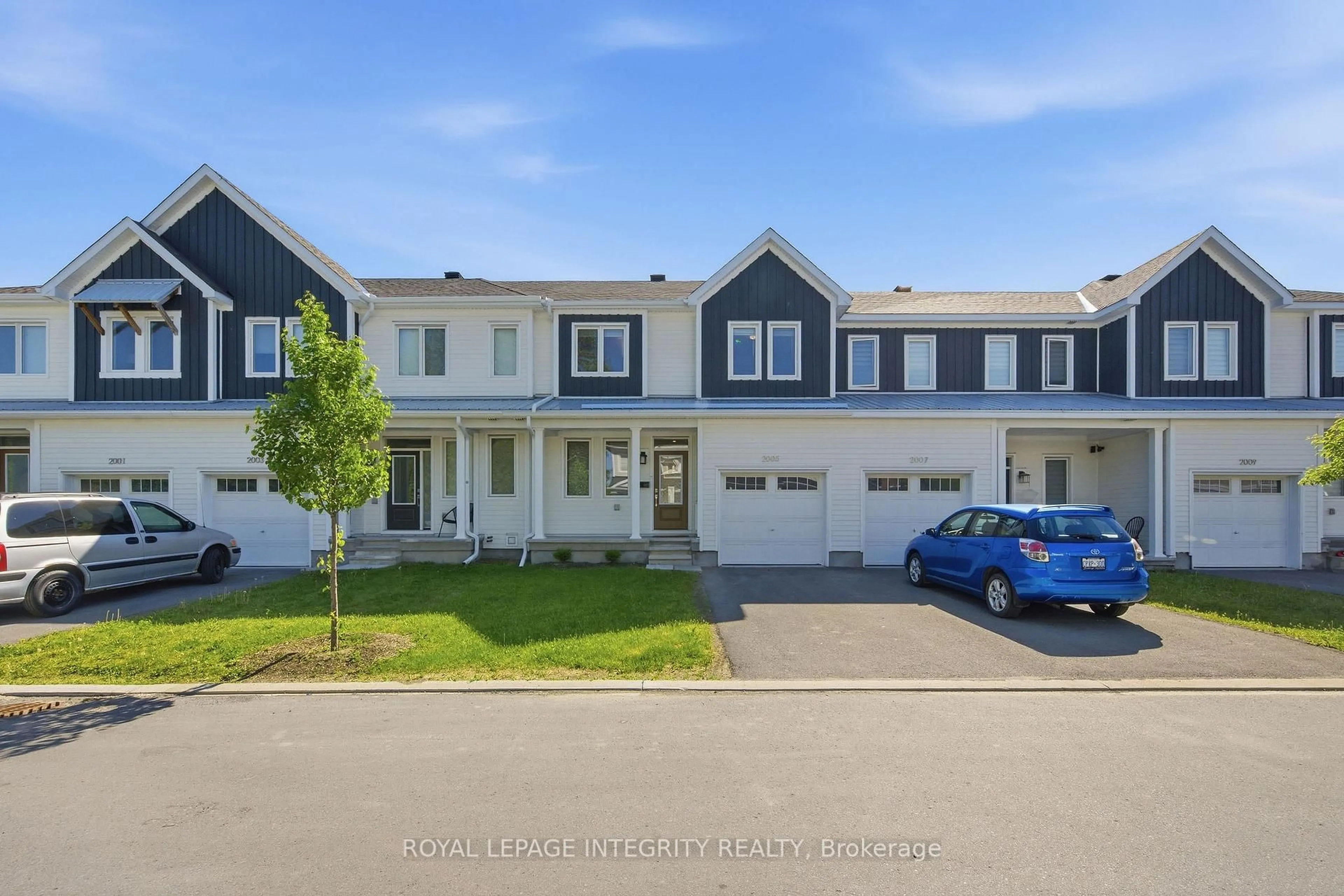 A pic from outside/outdoor area/front of a property/back of a property/a pic from drone, street for 2005 Postilion St, Richmond Ontario K0A 2Z0
