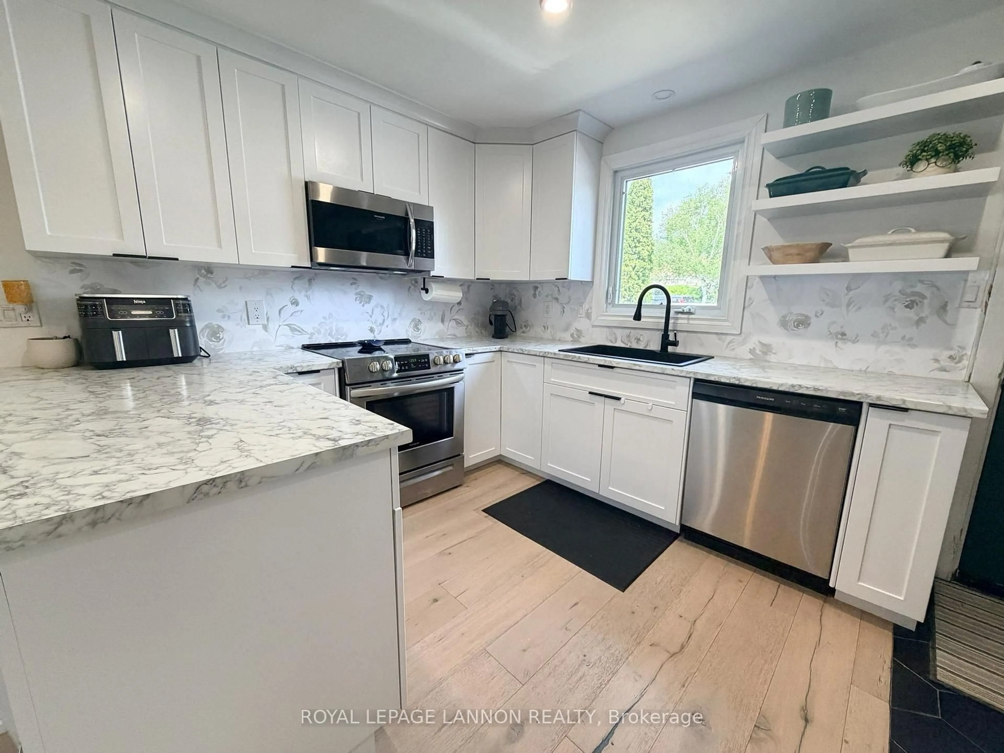 Open concept kitchen, unknown for 102 Thom St, Greenstone Ontario P0T 1M0