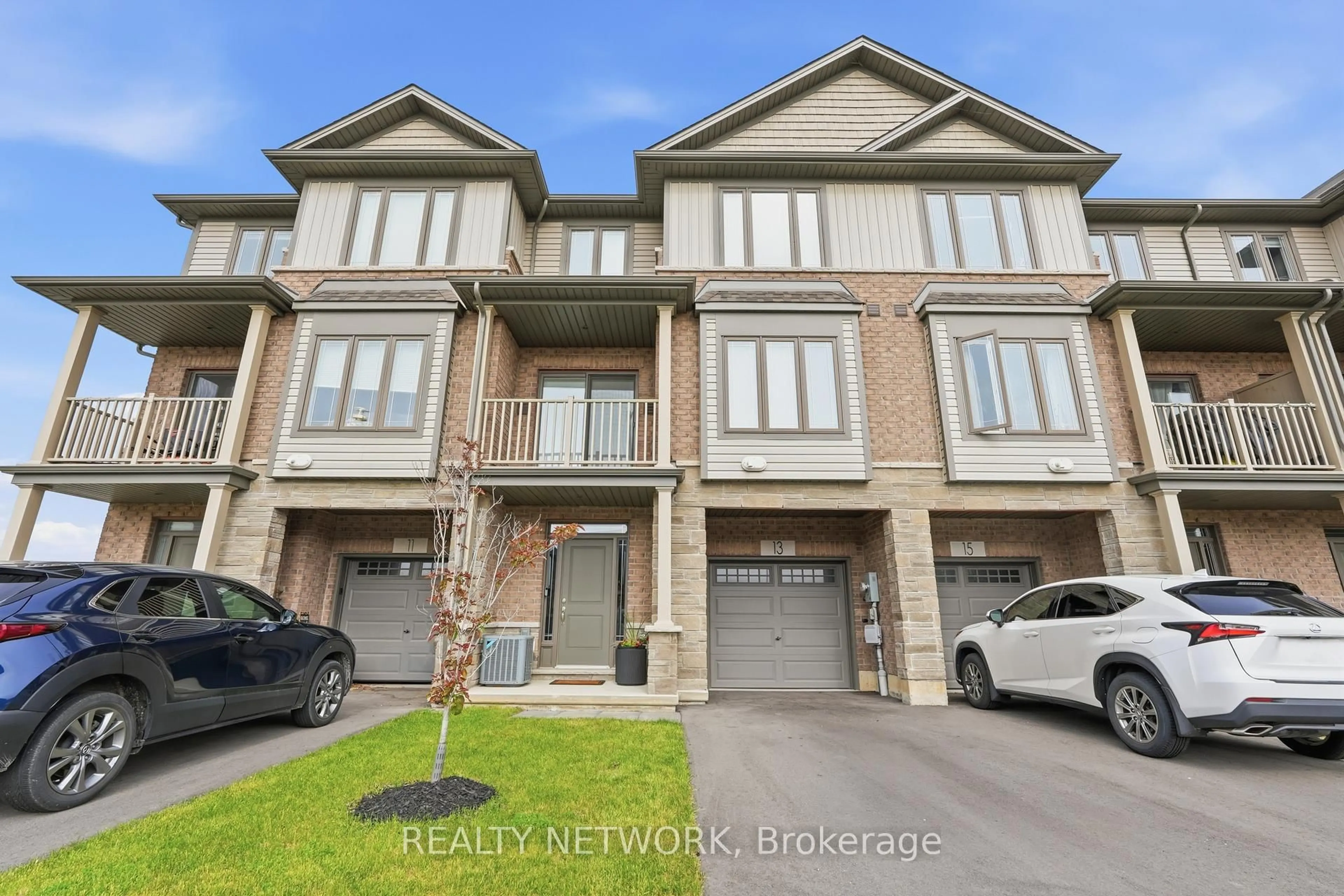 A pic from outside/outdoor area/front of a property/back of a property/a pic from drone, street for 13 Rachel Dr, Hamilton Ontario L8E 0K6