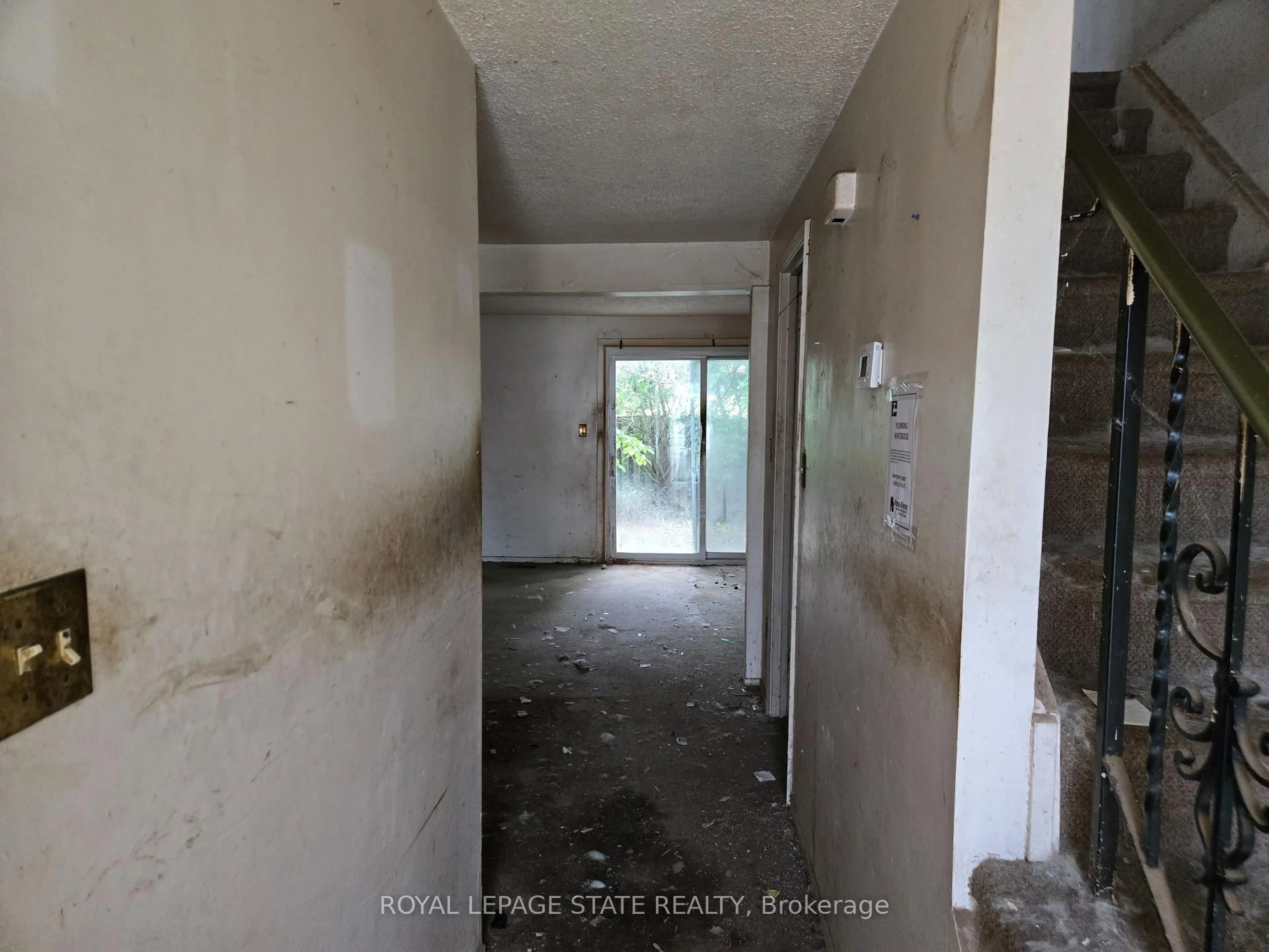 A pic of a room for 5548 Church's Lane, Niagara Falls Ontario L2J 3J2