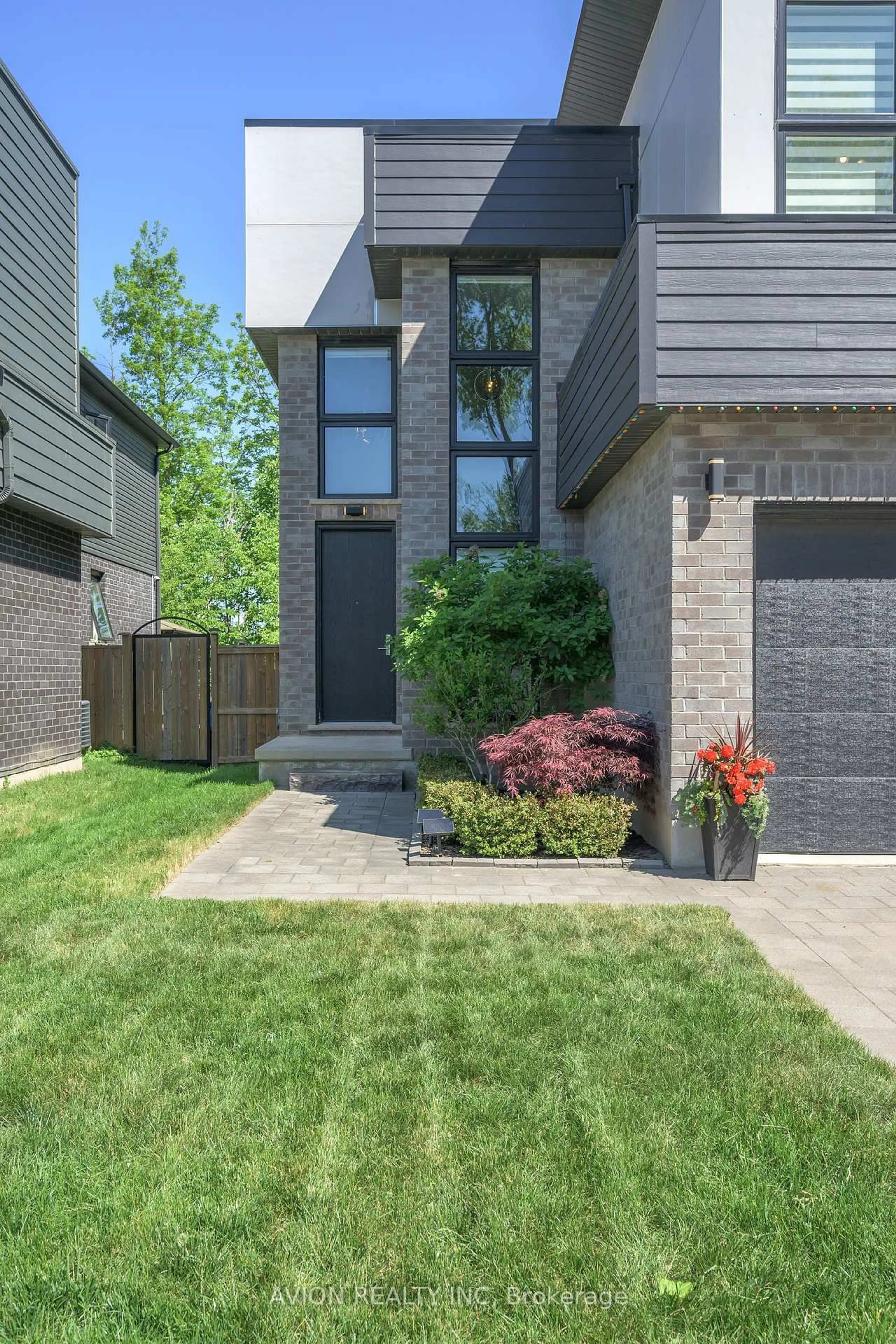 Home with brick exterior material, street for 364 Sophia Cres, London North Ontario N6G 0T4