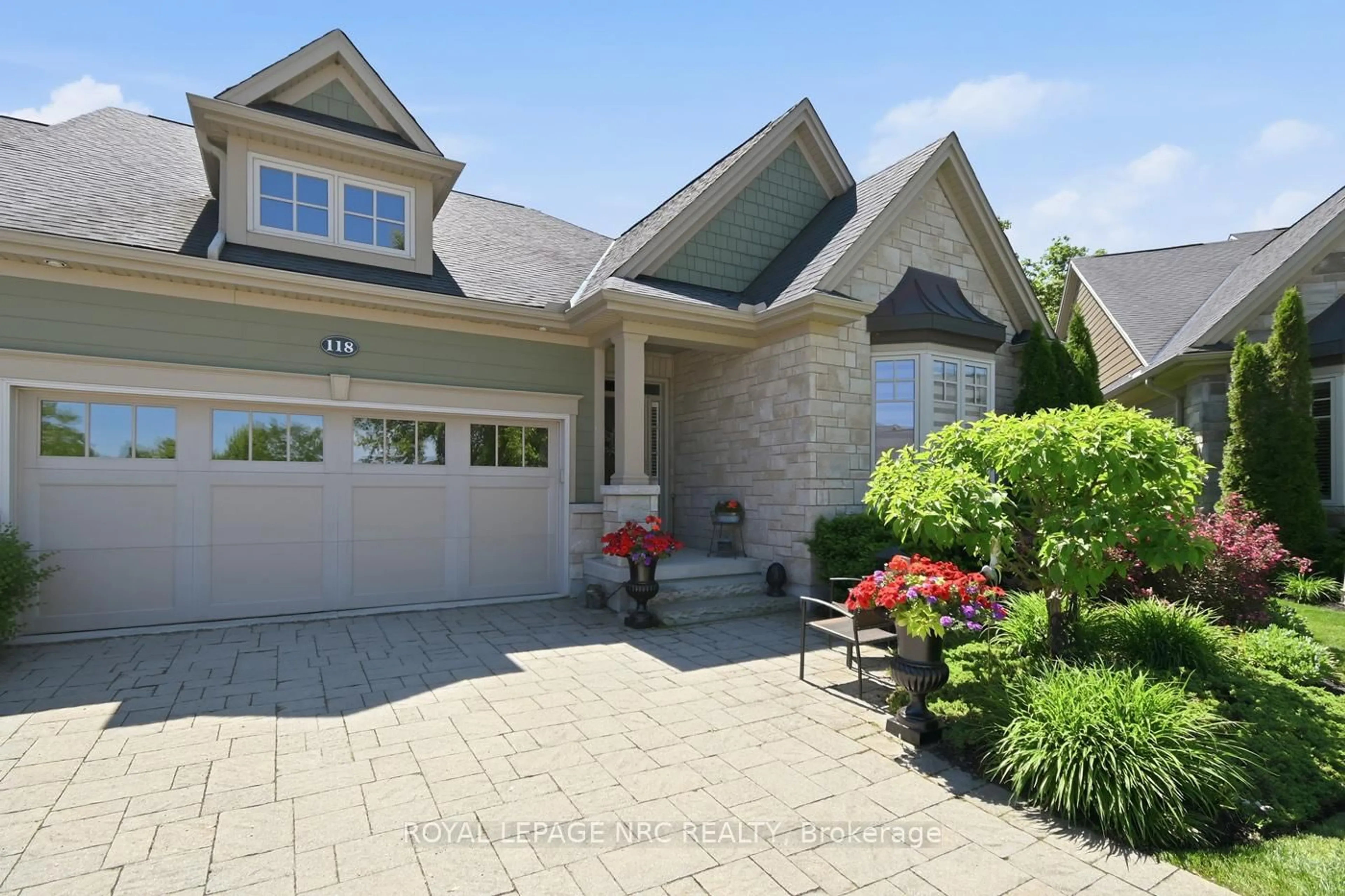 Home with brick exterior material, street for 118 Coyle Crt, Welland Ontario L3C 0E2