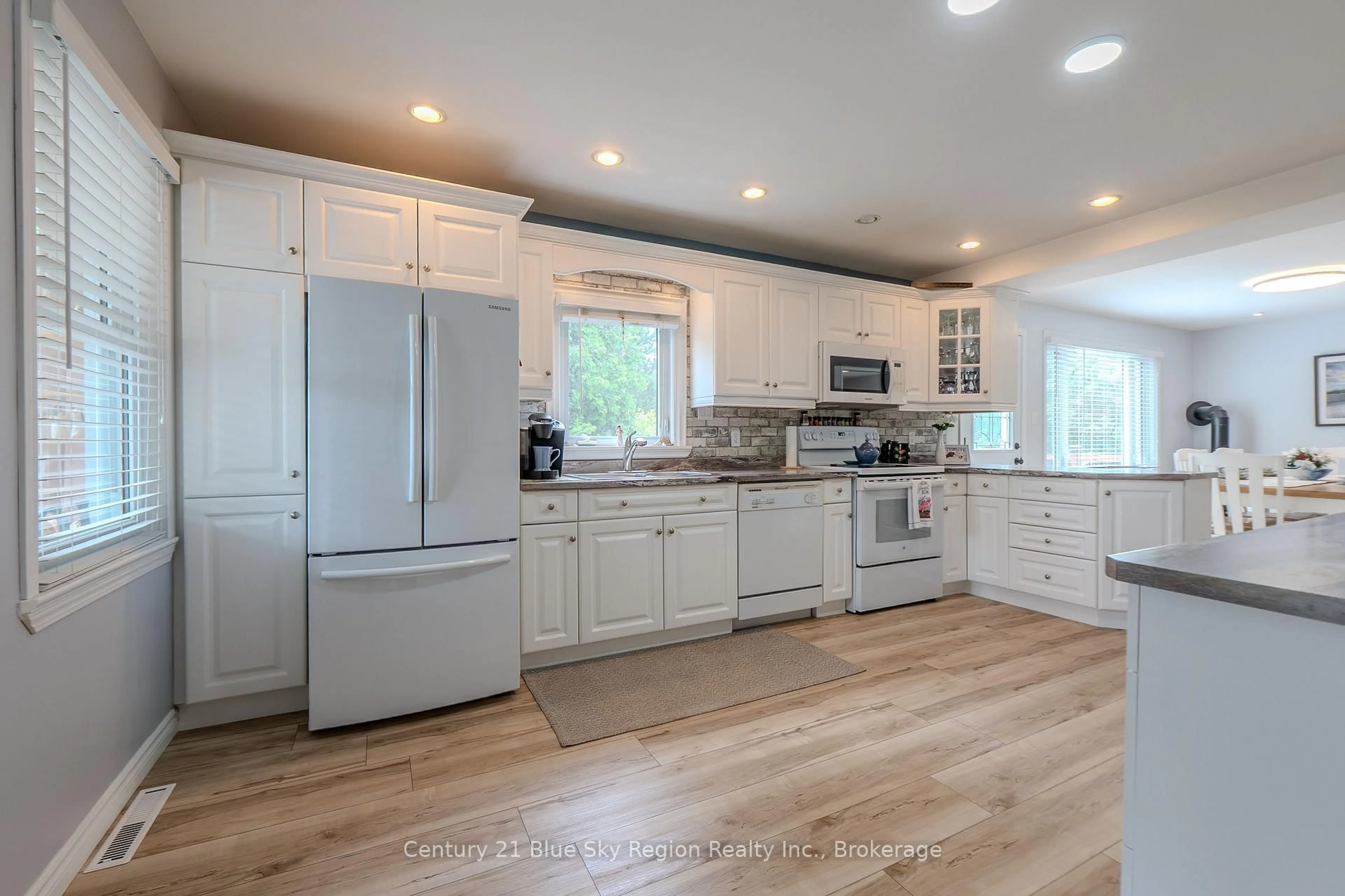 Open concept kitchen, unknown for 23 South Shore Rd, East Ferris Ontario P0H 1B0