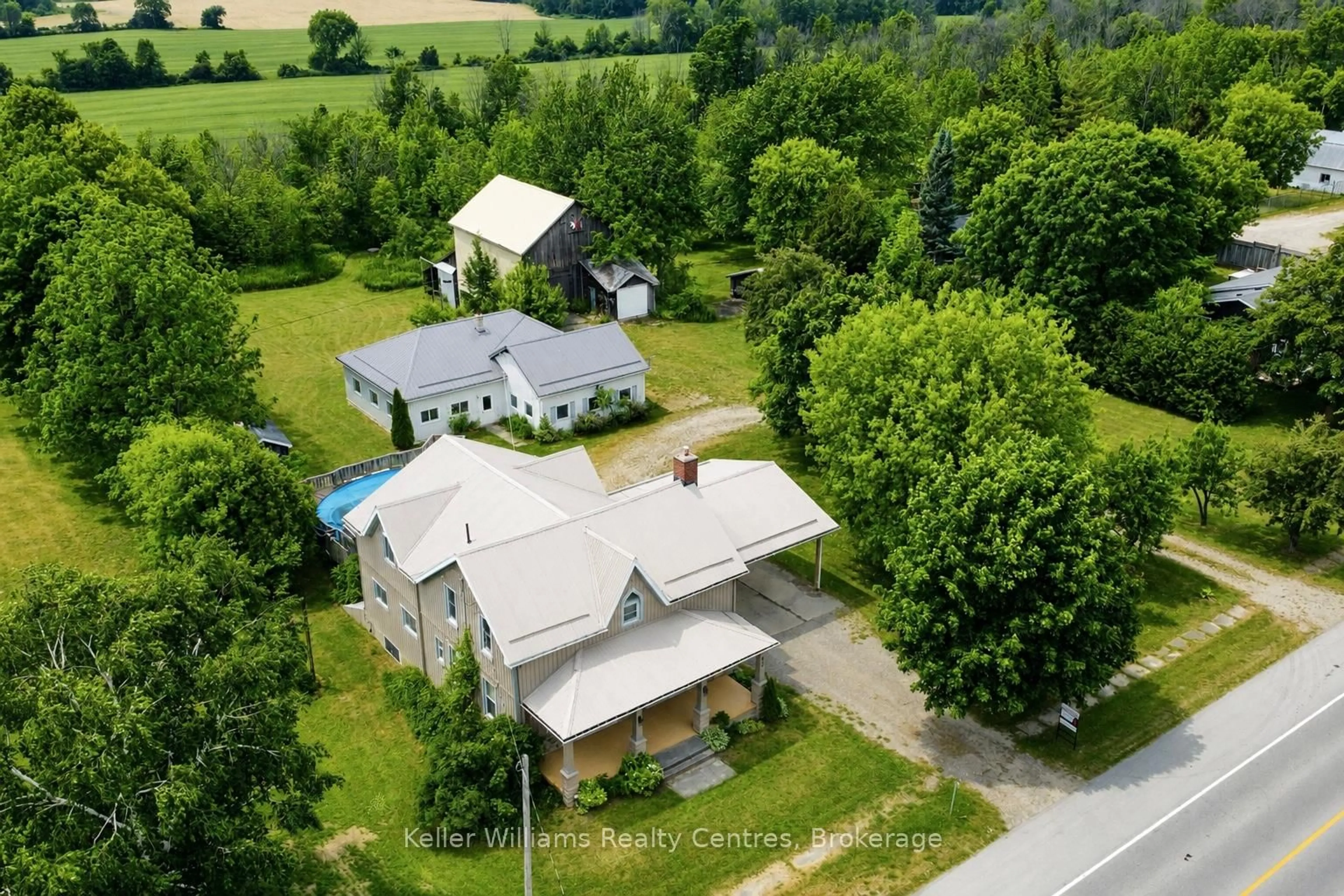 A pic from outside/outdoor area/front of a property/back of a property/a pic from drone, unknown for 50/52 Main St, Brockton Ontario N0G 1S0