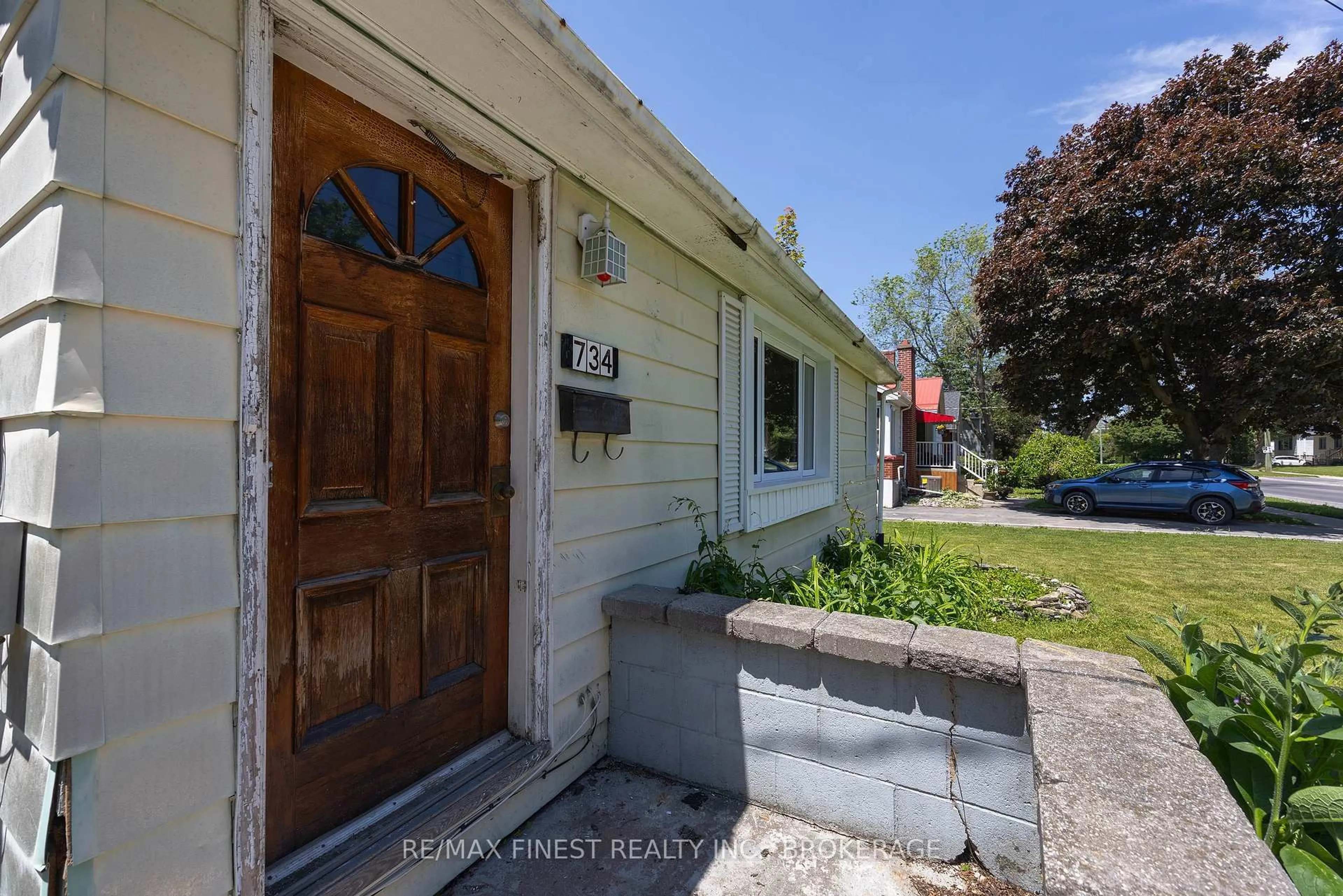 Unknown for 734 Portsmouth Ave, Kingston Ontario K7M 1W5