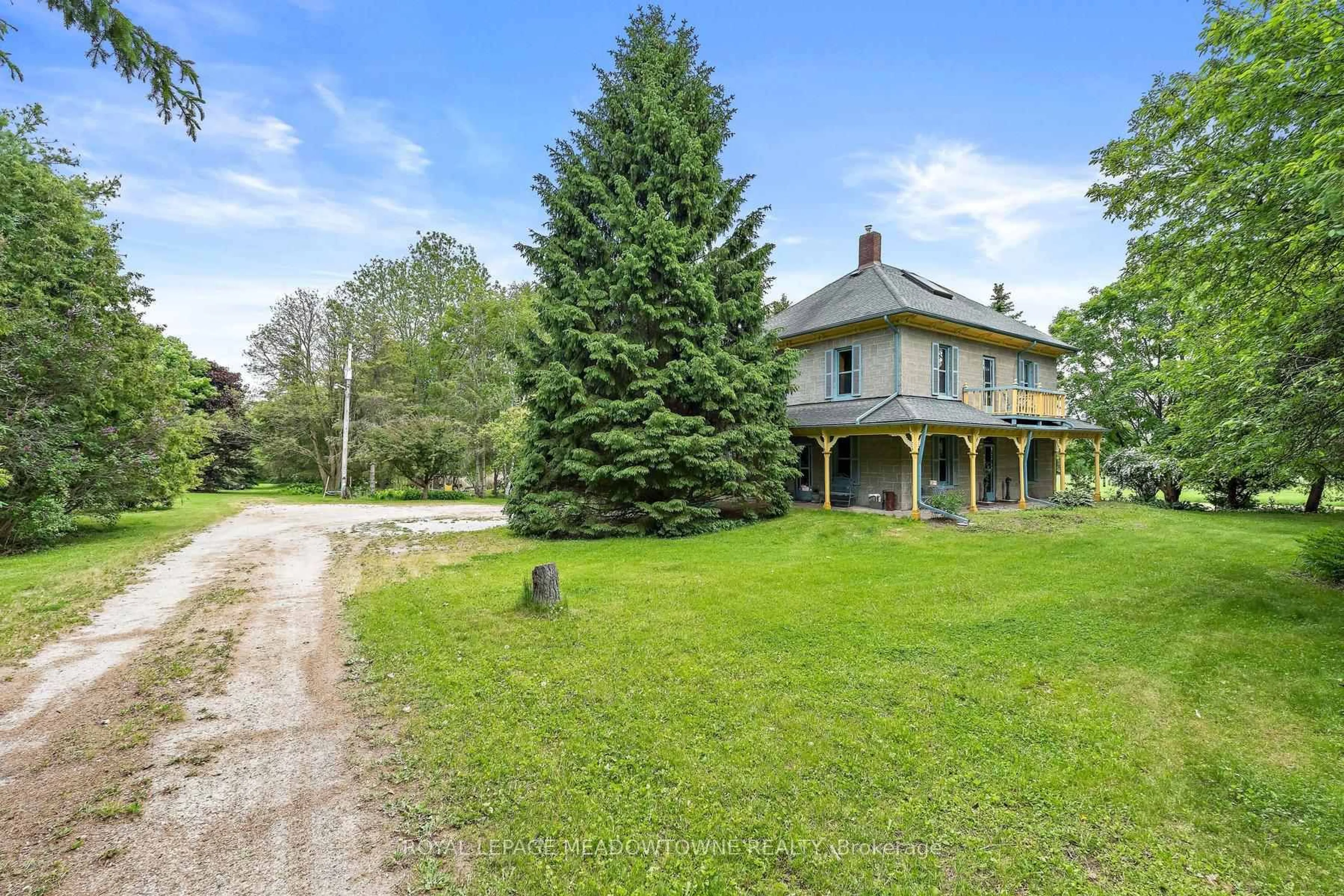 A pic from outside/outdoor area/front of a property/back of a property/a pic from drone, unknown for 954399 7TH LINE EHS, Mono Ontario L9W 6G1