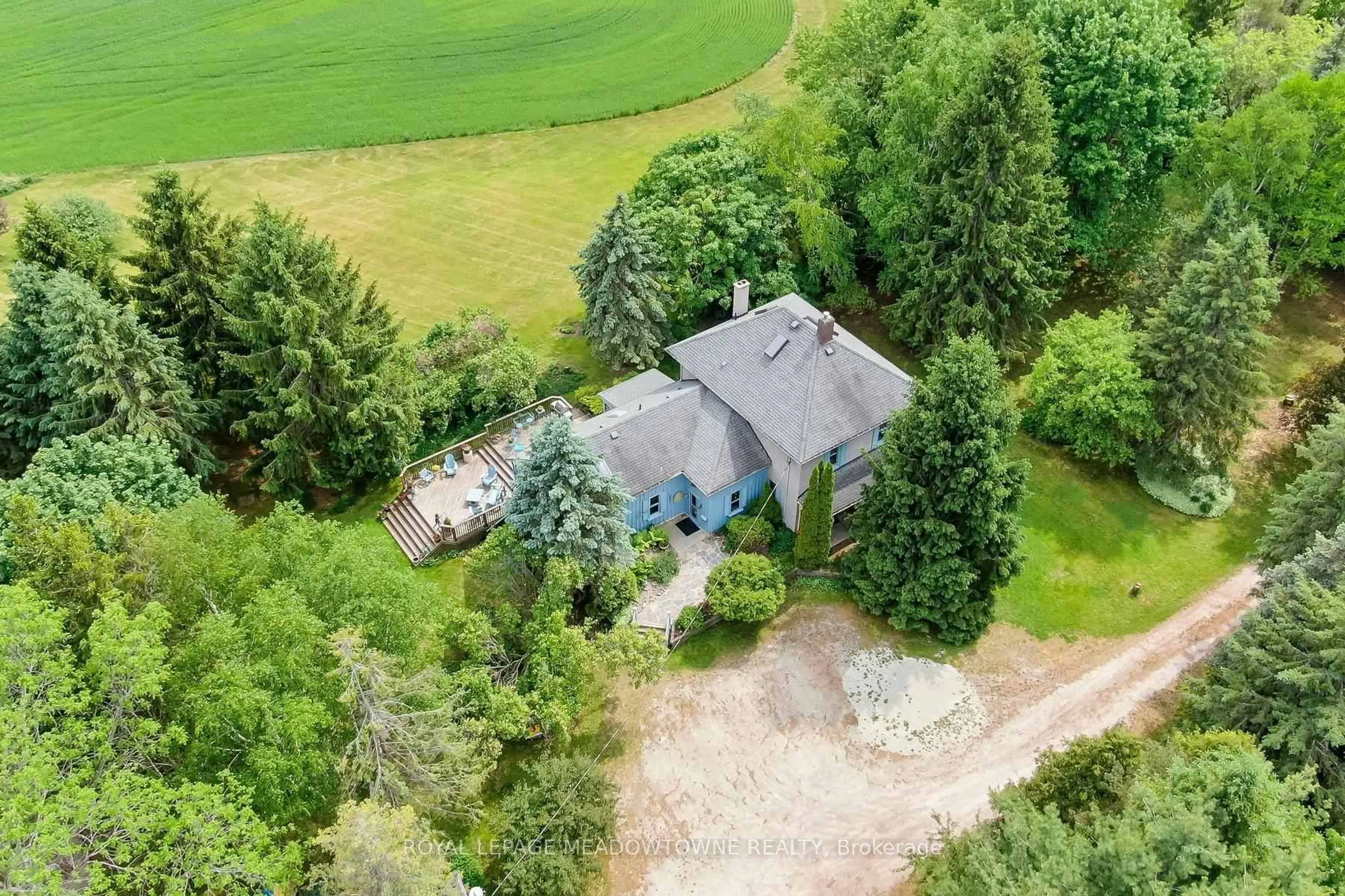 A pic from outside/outdoor area/front of a property/back of a property/a pic from drone, unknown for 954399 7TH LINE EHS, Mono Ontario L9W 6G1