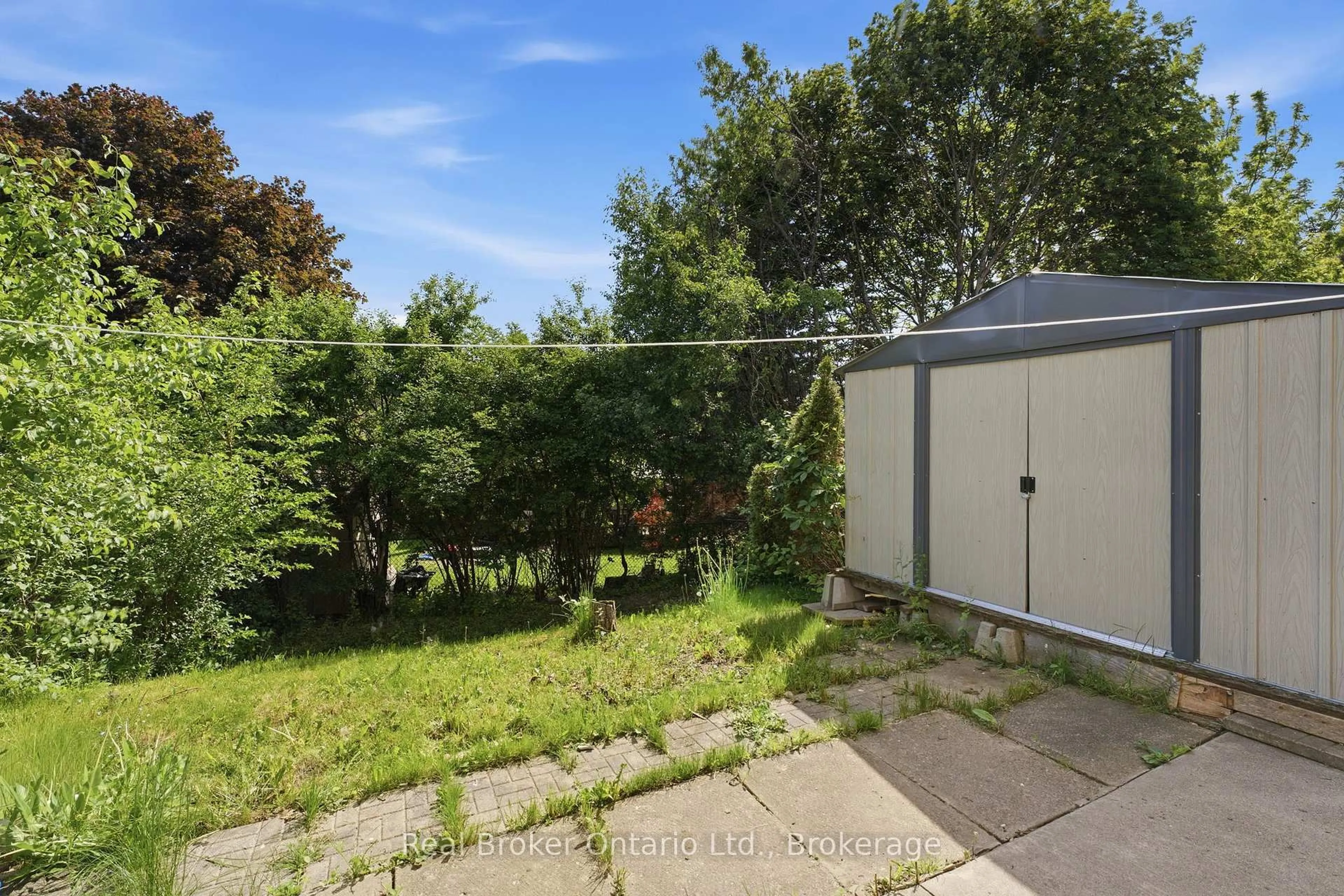 A pic from outside/outdoor area/front of a property/back of a property/a pic from drone, unknown for 126 Dinison Cres, Kitchener Ontario N2E 2V2