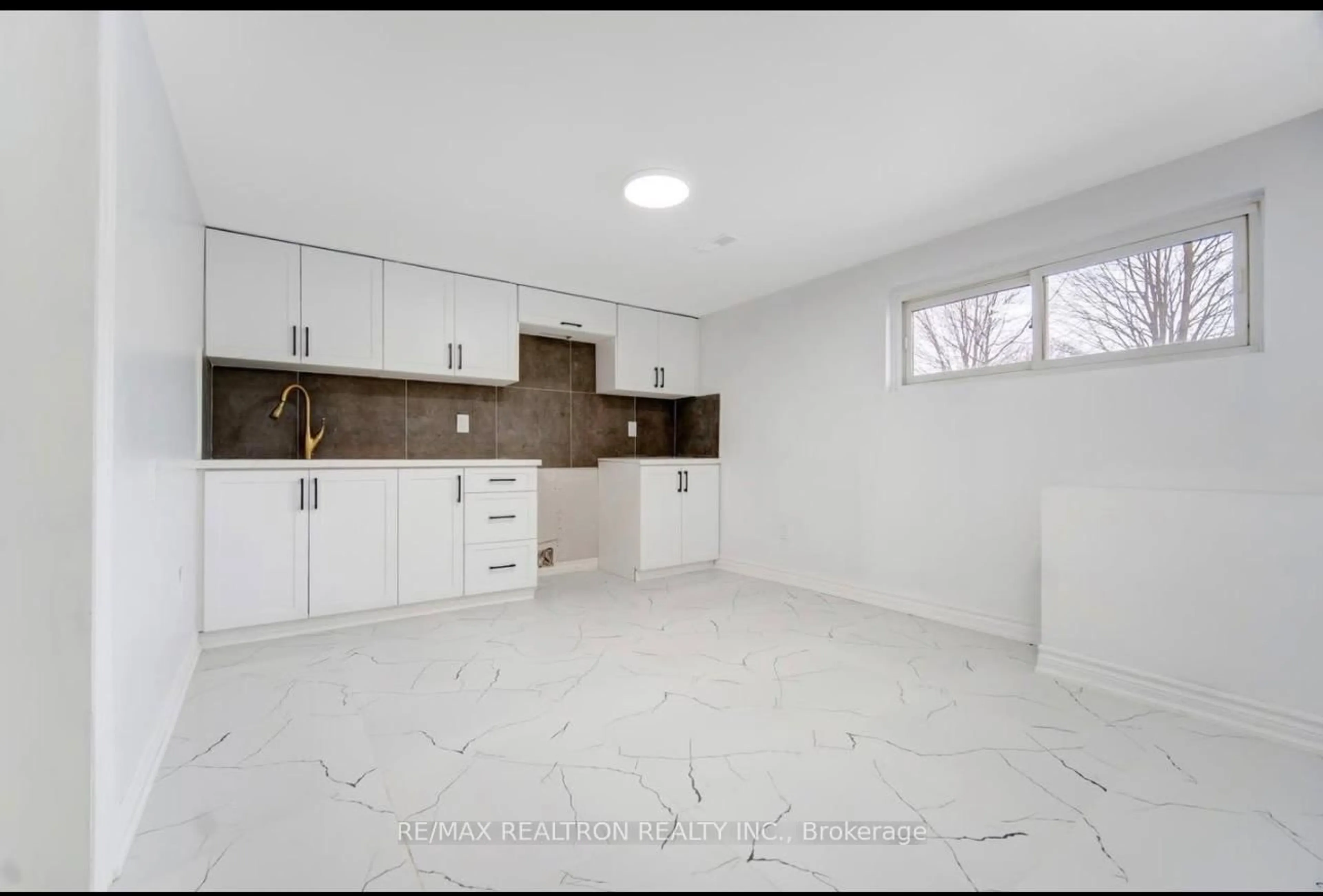 Open concept kitchen, ceramic/tile floor for 29 Court Lane, London East Ontario N5W 5M6