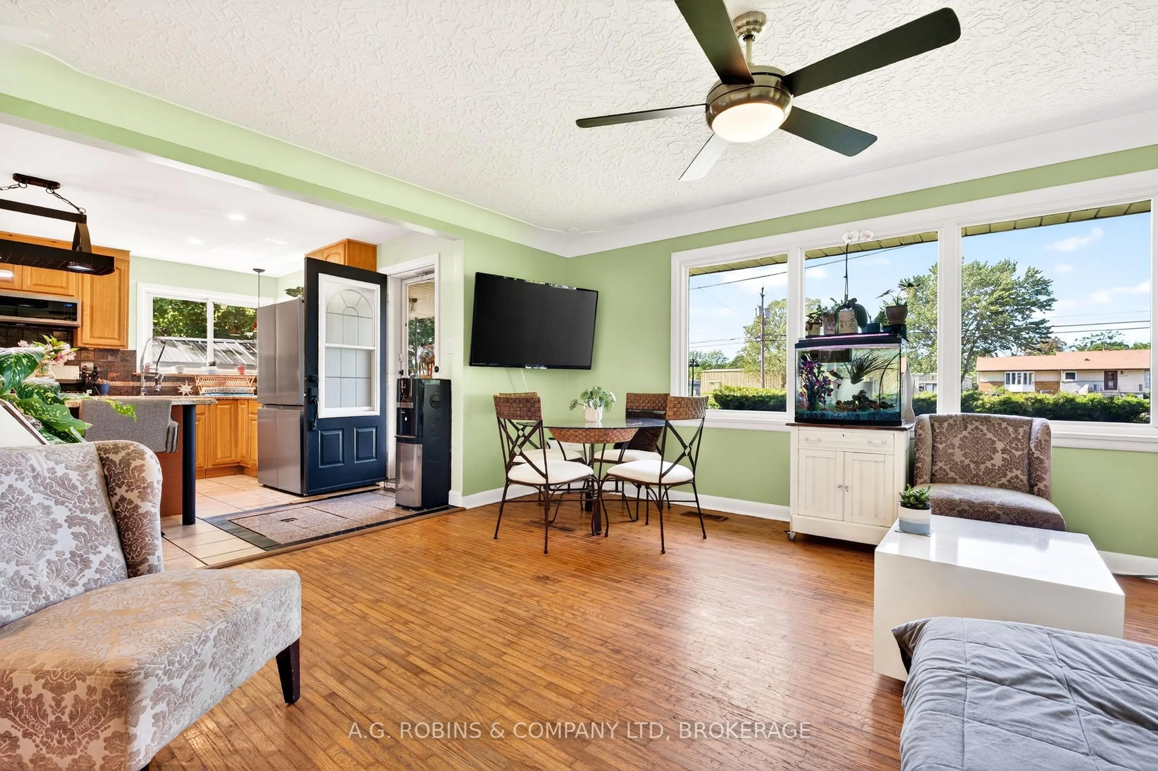 Living room with furniture, unknown for 3119 #3 Highway, Port Colborne Ontario L3K 5V3