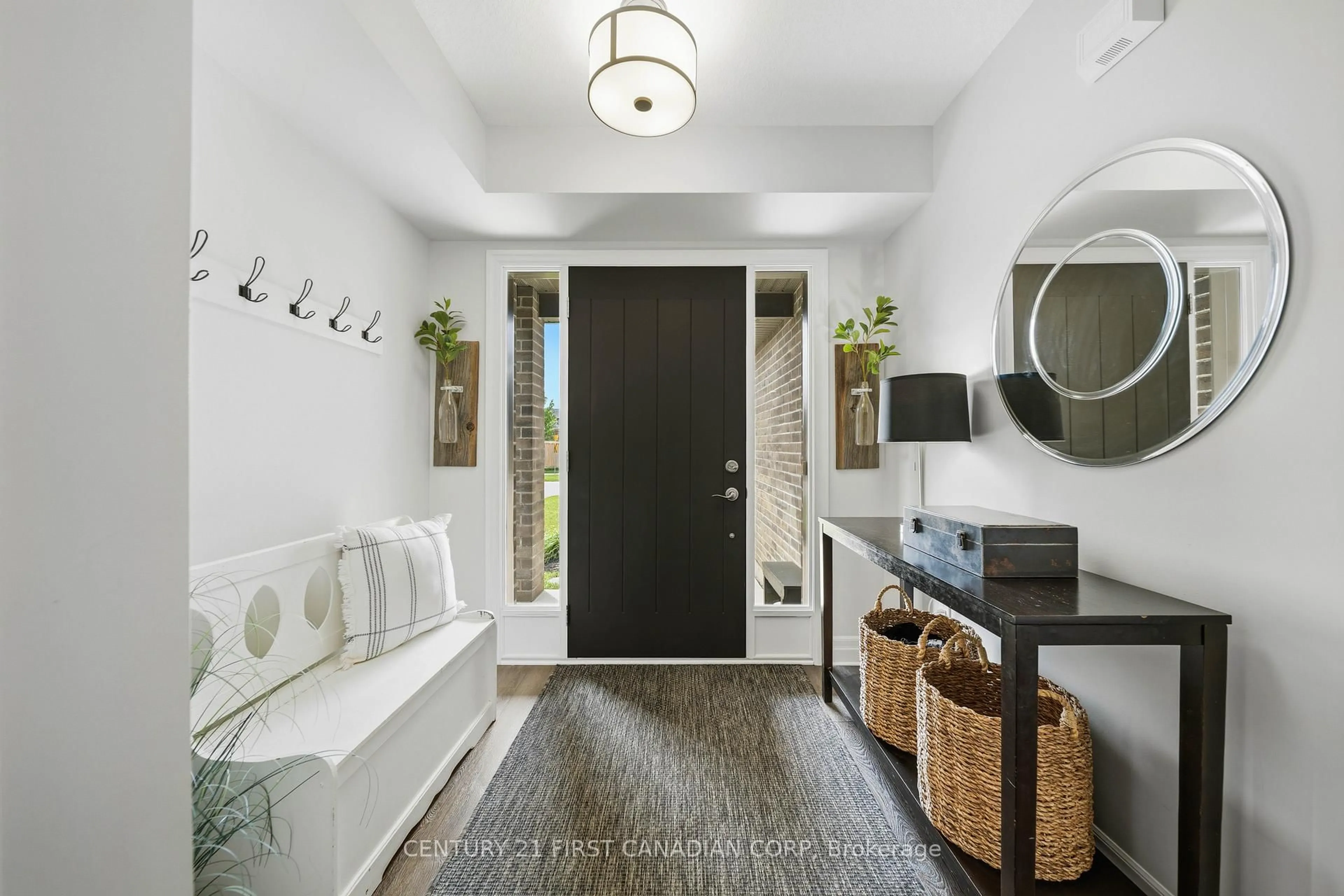 Indoor entryway for 148 Gilmour Dr, Lucan Biddulph Ontario N0M 2J0