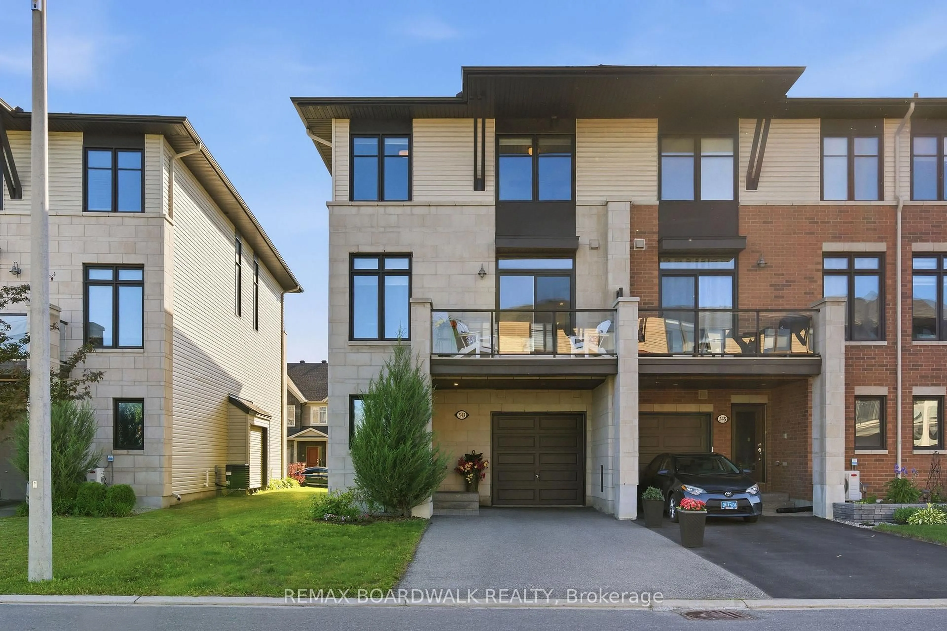 Home with brick exterior material, street for 543 LABRADOR Cres, Ottawa Ontario K1T 0R4