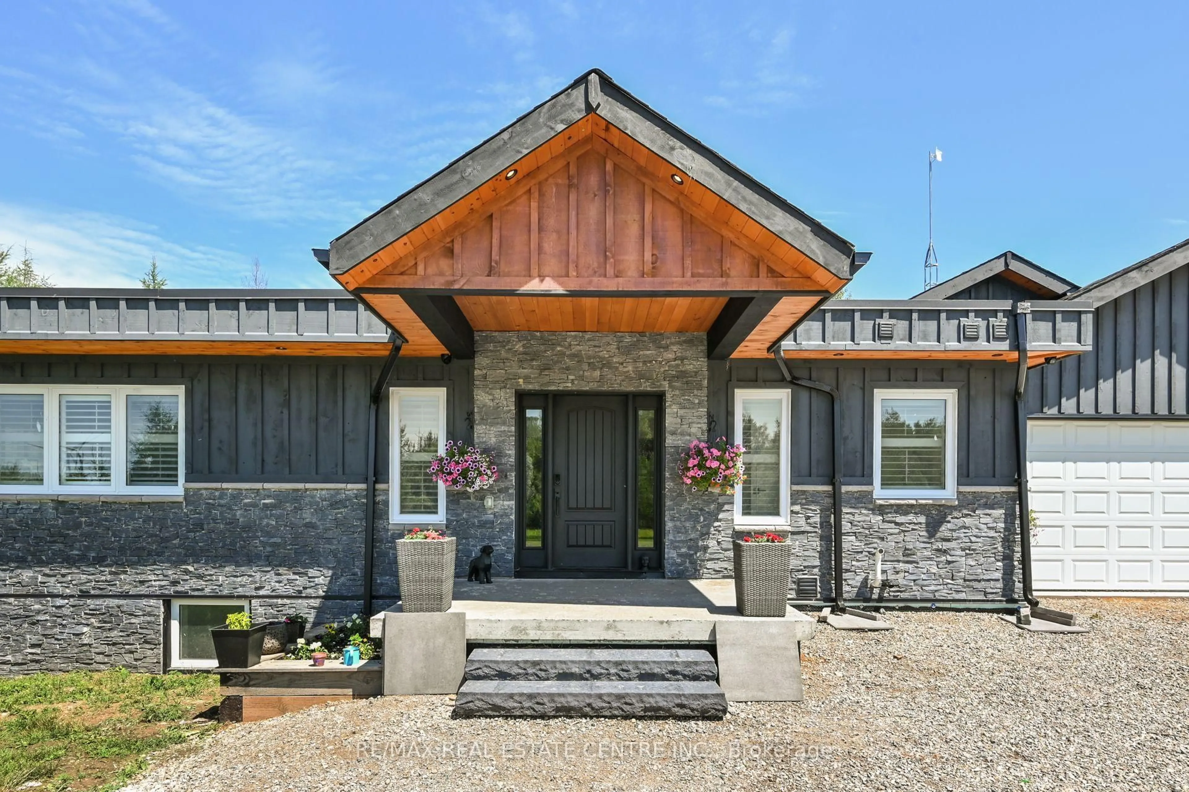 Home with brick exterior material, building for 375753 6th Line, Amaranth Ontario L9V 1K9