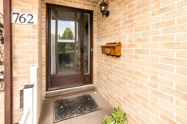 762 RAILTON Ave, London East 5