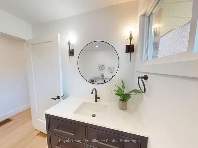 3 Cooke Crt, Belleville 4
