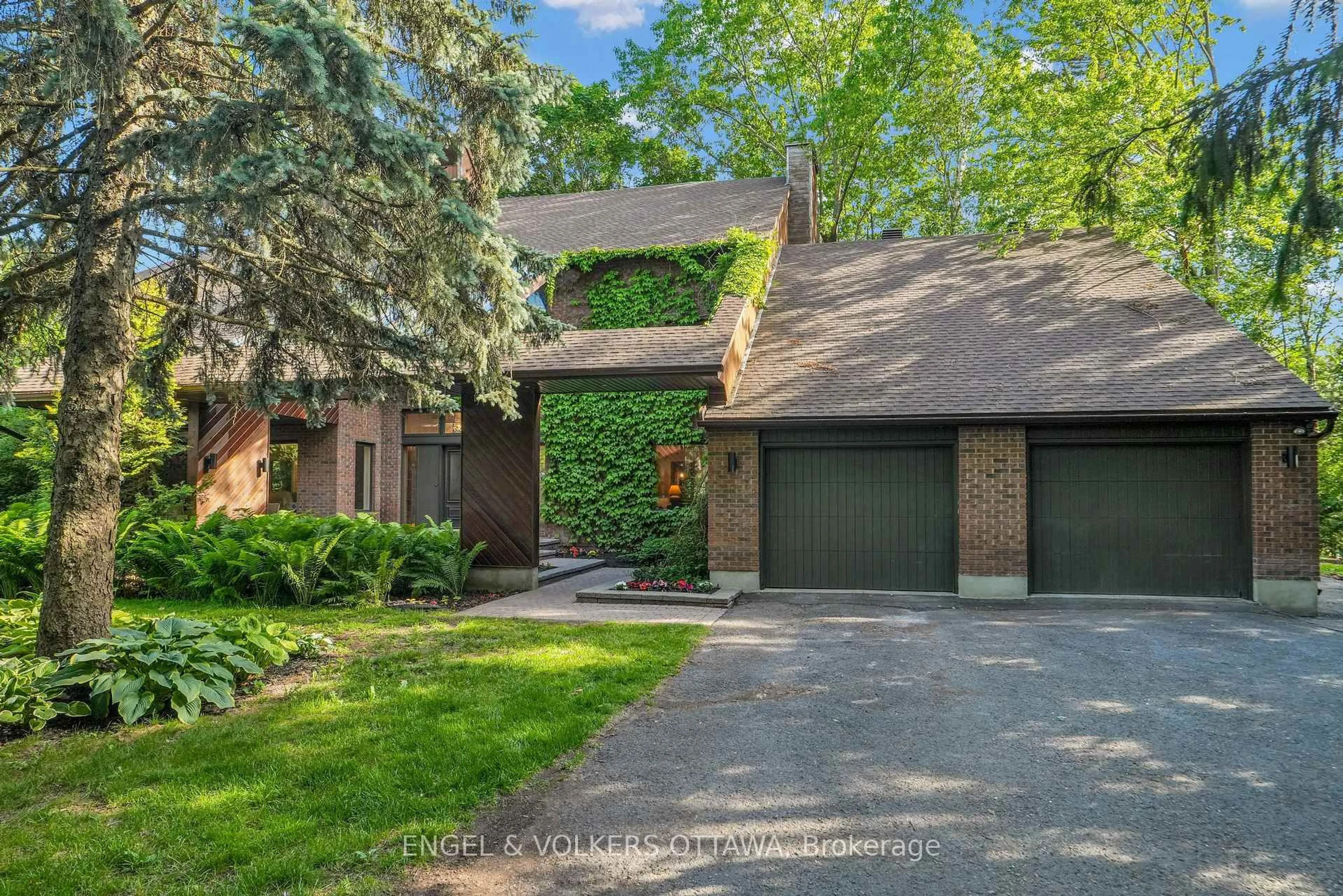 Home with brick exterior material, street for 7 Mid Pines Grve, Ottawa Ontario K2R 1B7