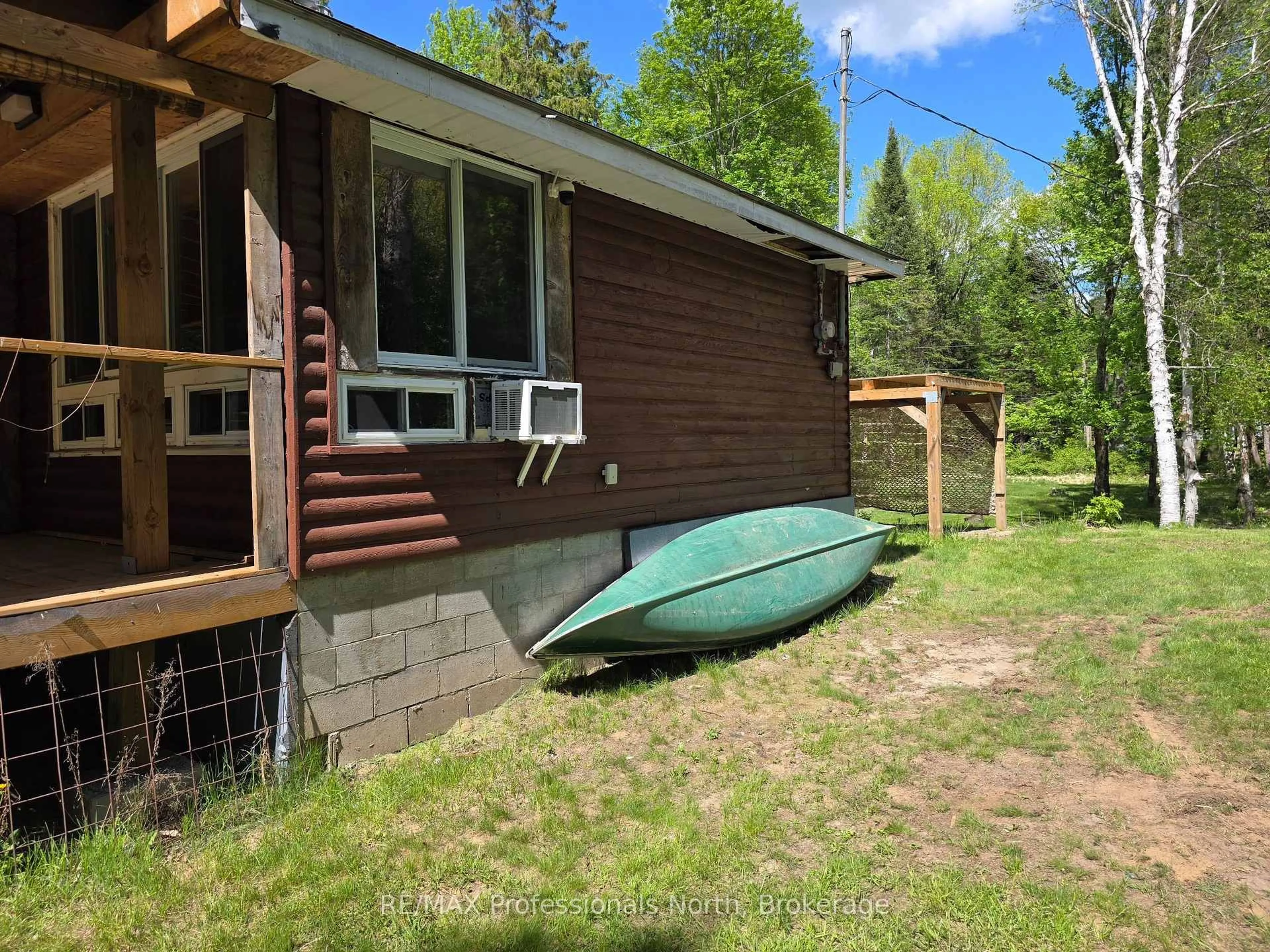 Shed for 46 ROBERT Rd, Huntsville Ontario P1H 2J4